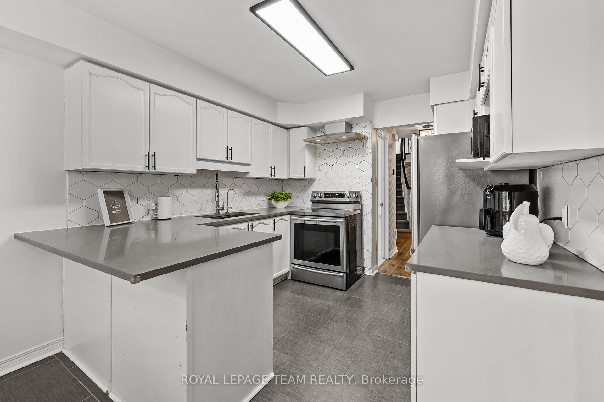 Photo 10 of 1563 Marley Crescent, Ottawa, Carson Grove — HOMEH