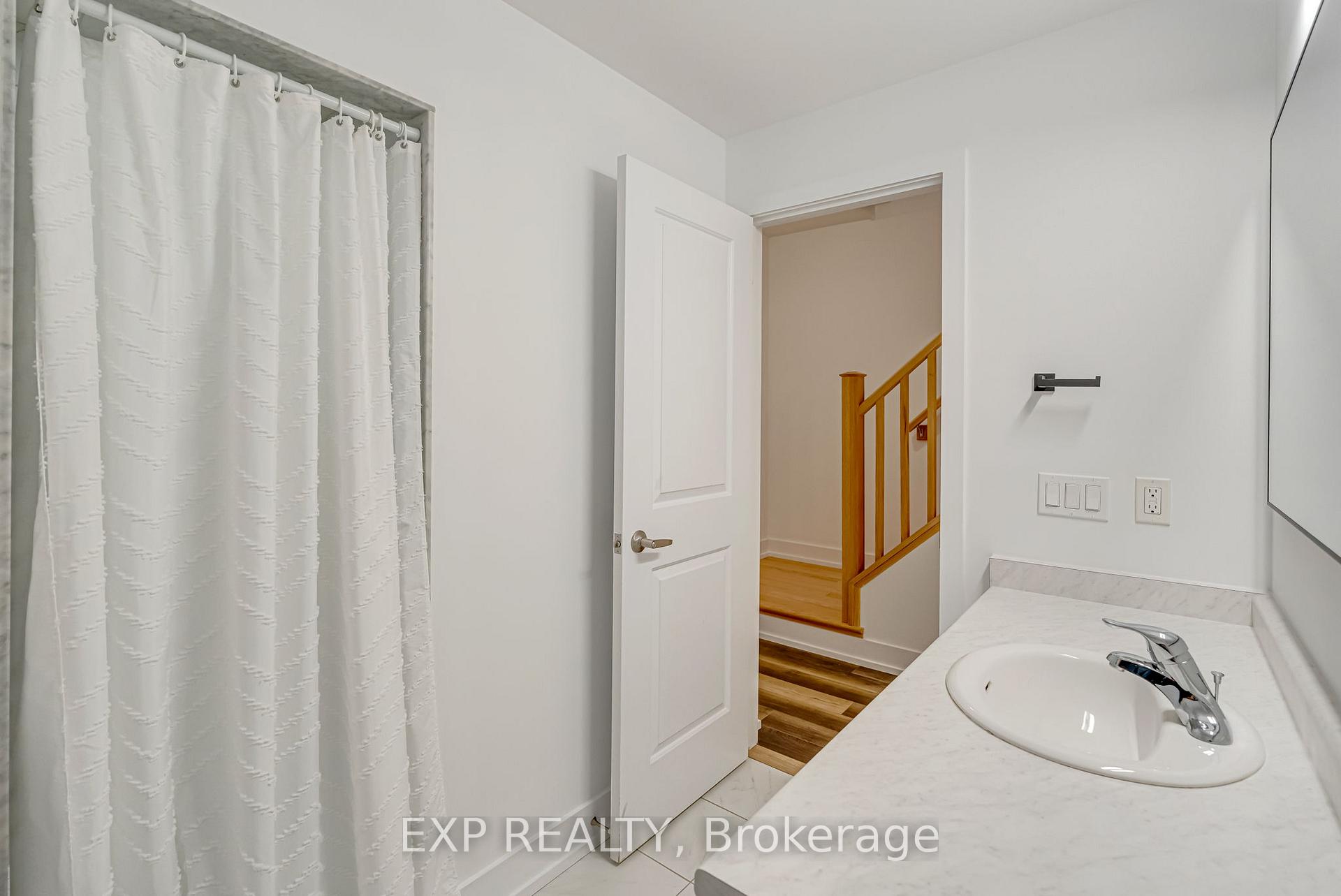 Photo 22 of Unit 3, 261 Skinner Road, Hamilton, Waterdown — HOMEH