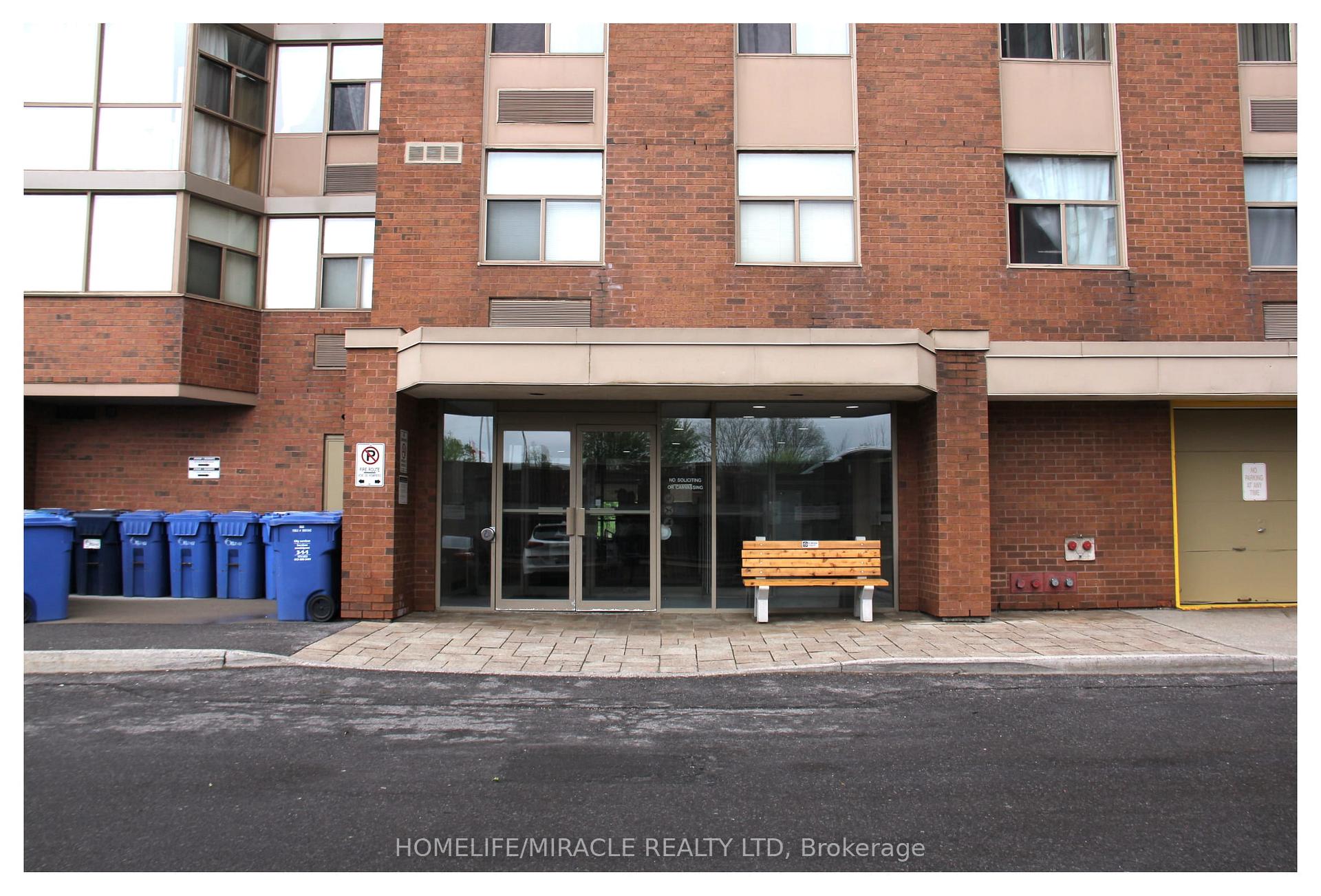 Photo 4 of Unit 1409, 2760 Carousel Crescent, Ottawa, Emerald Woods/Sawmill Creek — HOMEH