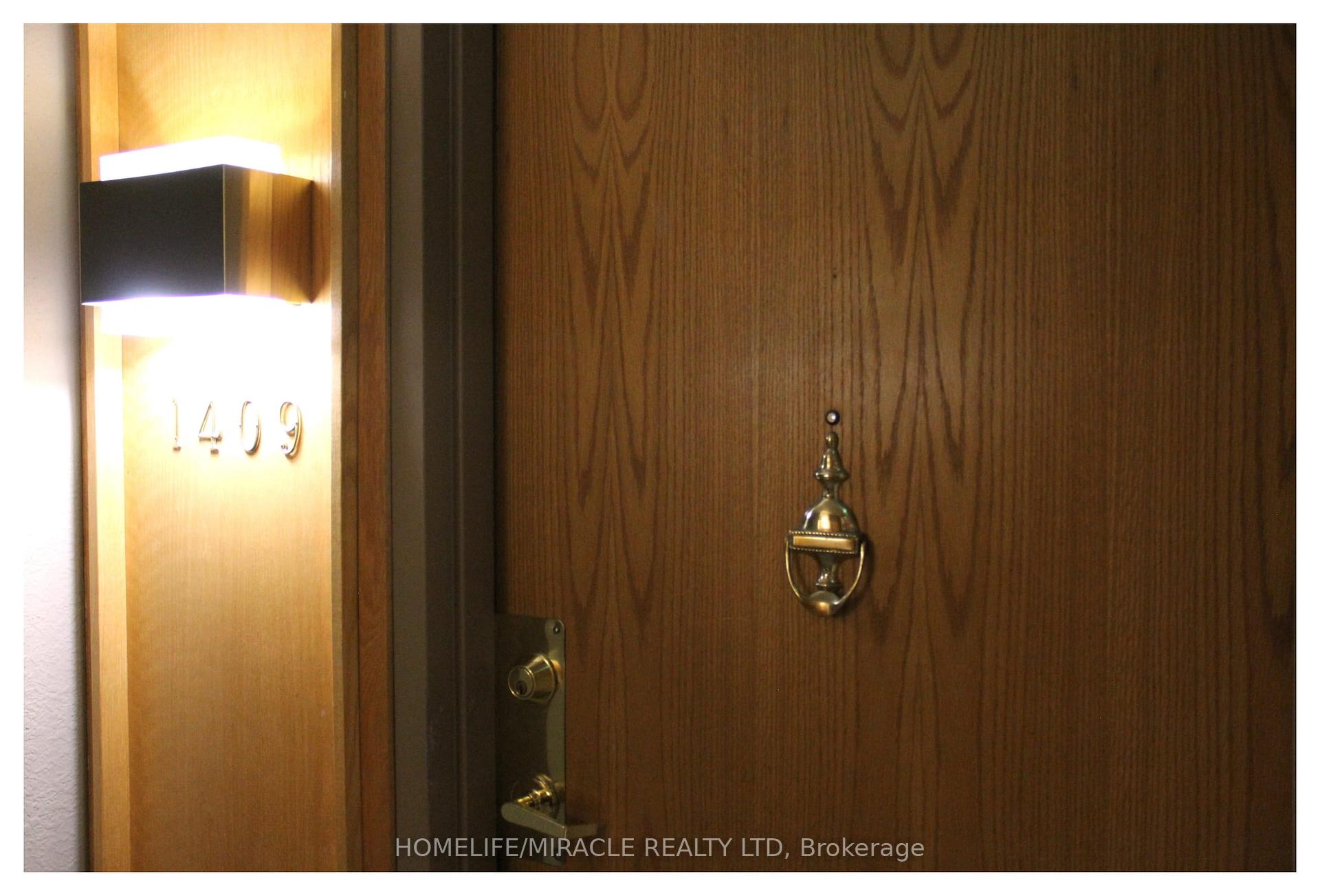 Photo 16 of Unit 1409, 2760 Carousel Crescent, Ottawa, Emerald Woods/Sawmill Creek — HOMEH