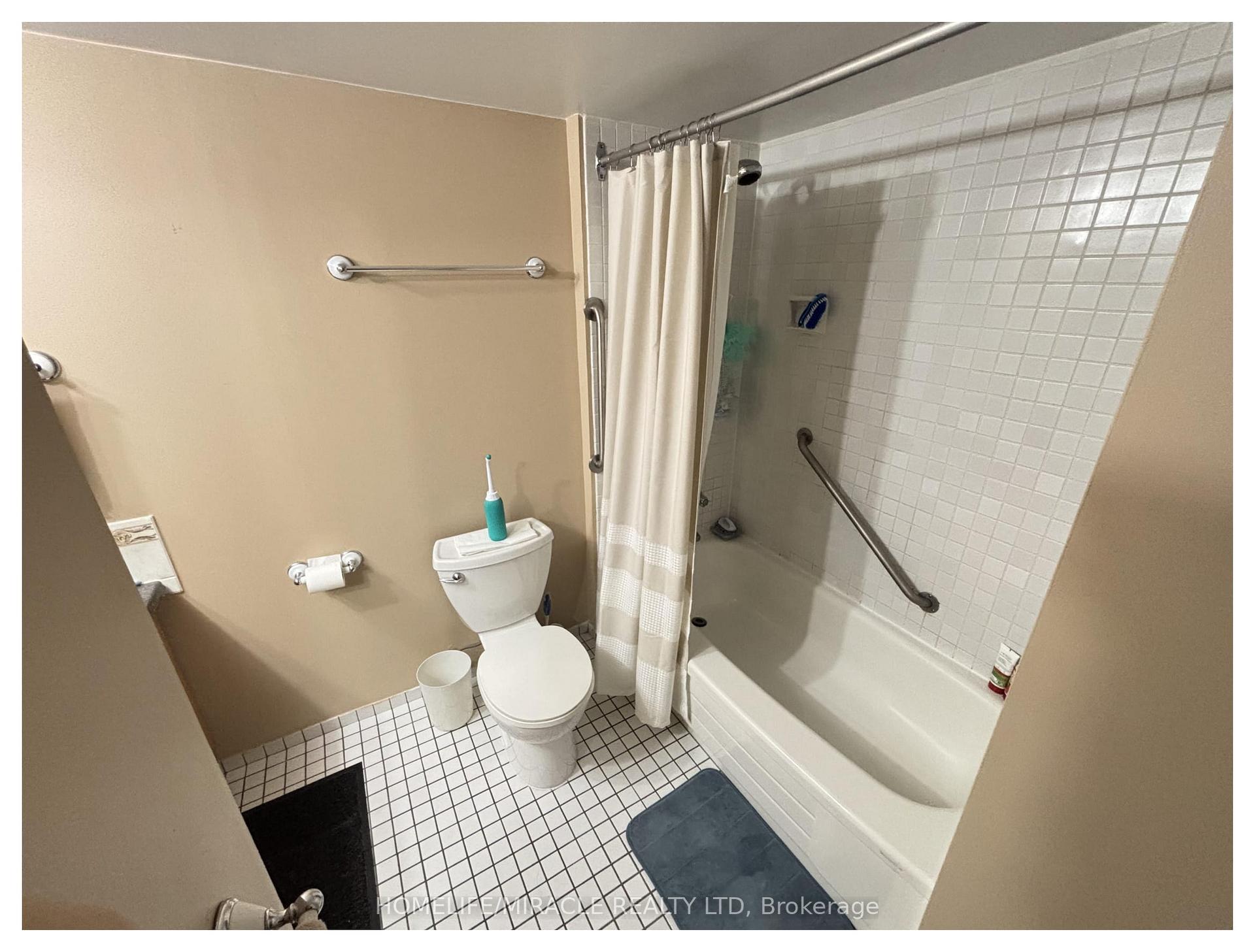 Photo 33 of Unit 1409, 2760 Carousel Crescent, Ottawa, Emerald Woods/Sawmill Creek — HOMEH