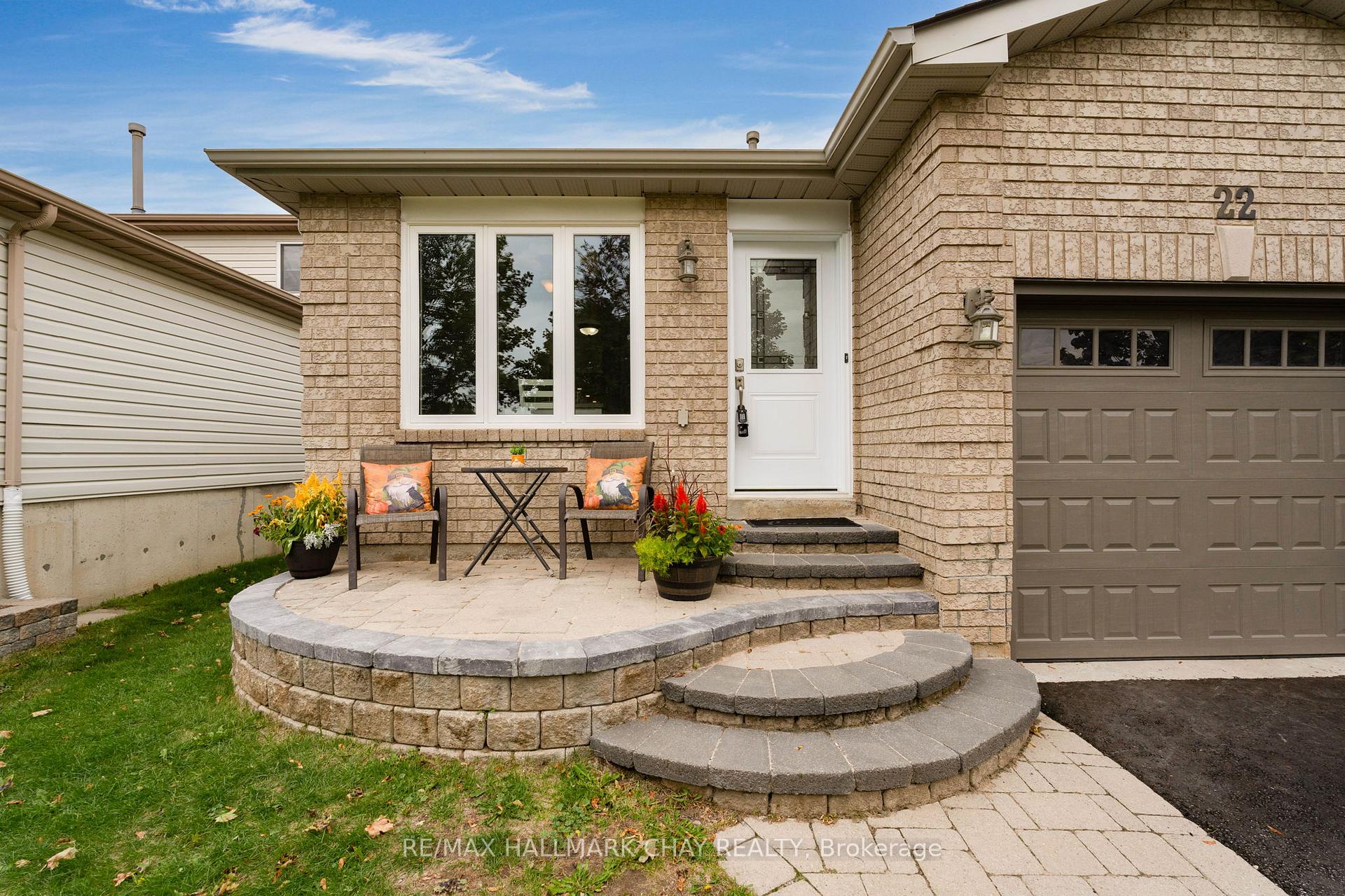 Photo 7 of 22 Assiniboine Drive, Barrie, Holly — HOMEH