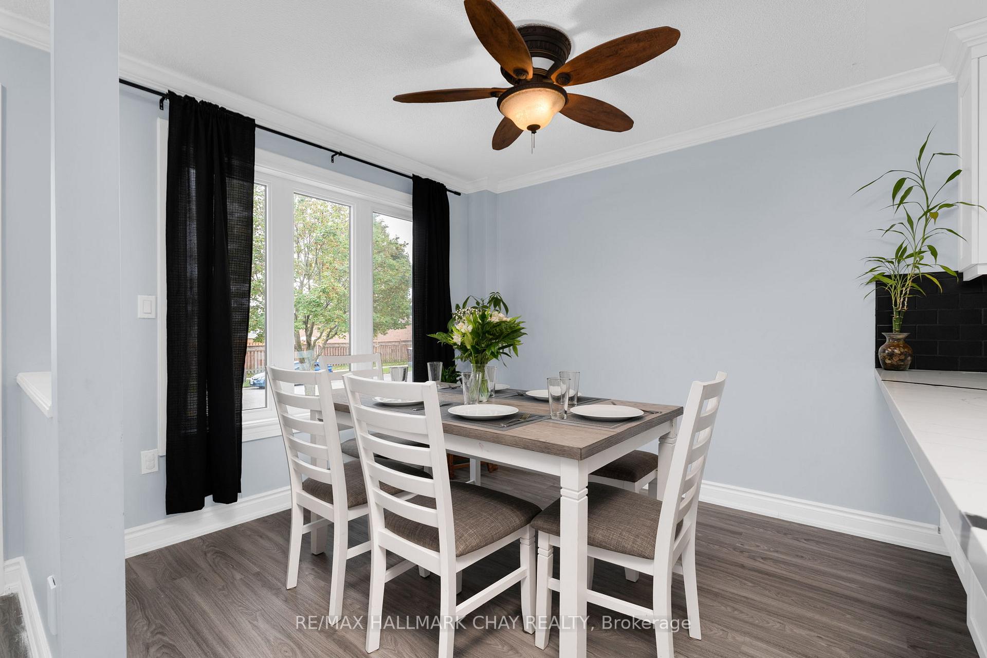 Photo 5 of 22 Assiniboine Drive, Barrie, Holly — HOMEH