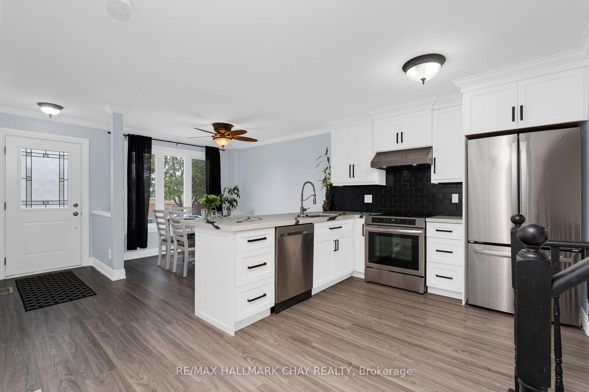 Photo 11 of 22 Assiniboine Drive, Barrie, Holly — HOMEH