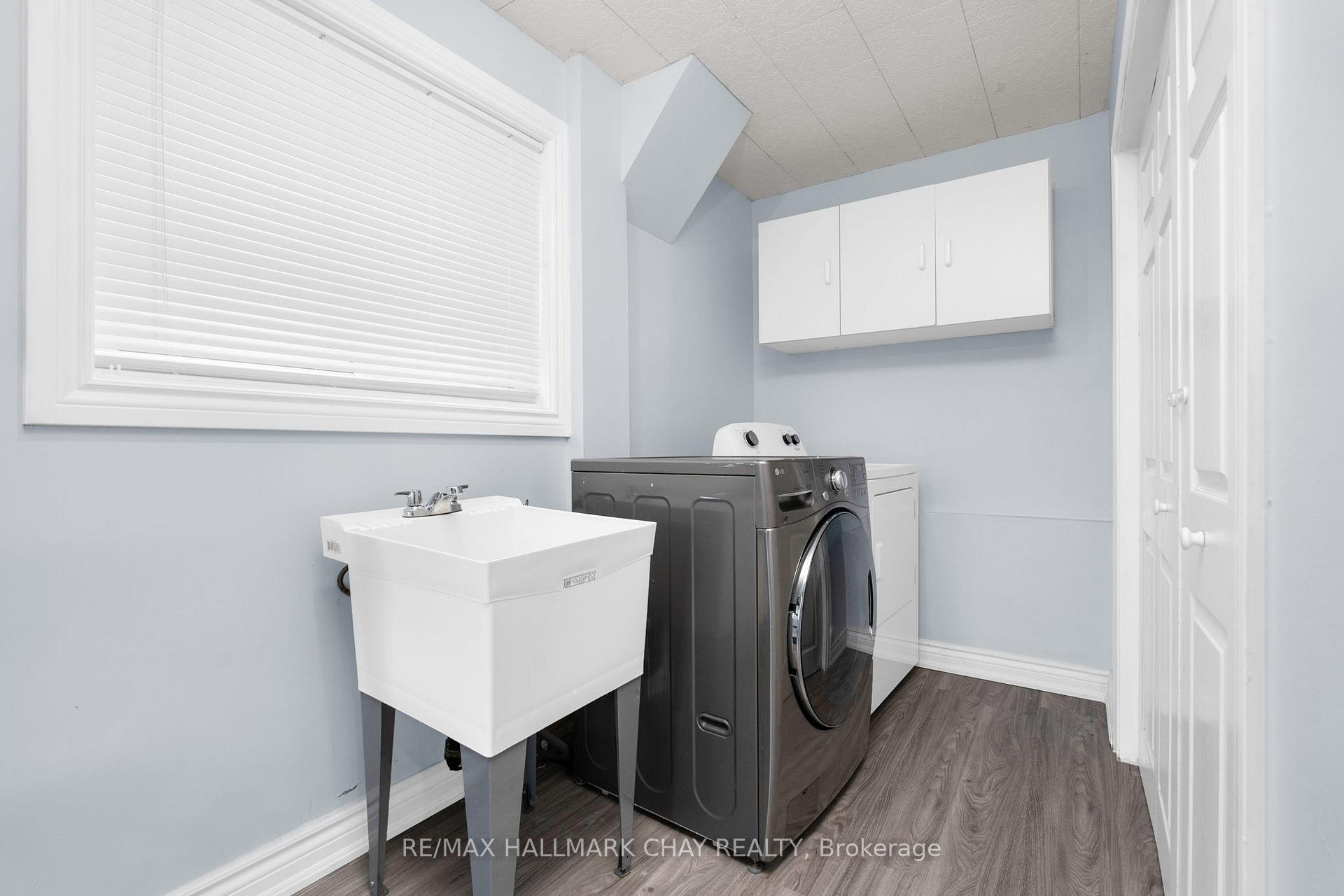 Photo 14 of 22 Assiniboine Drive, Barrie, Holly — HOMEH
