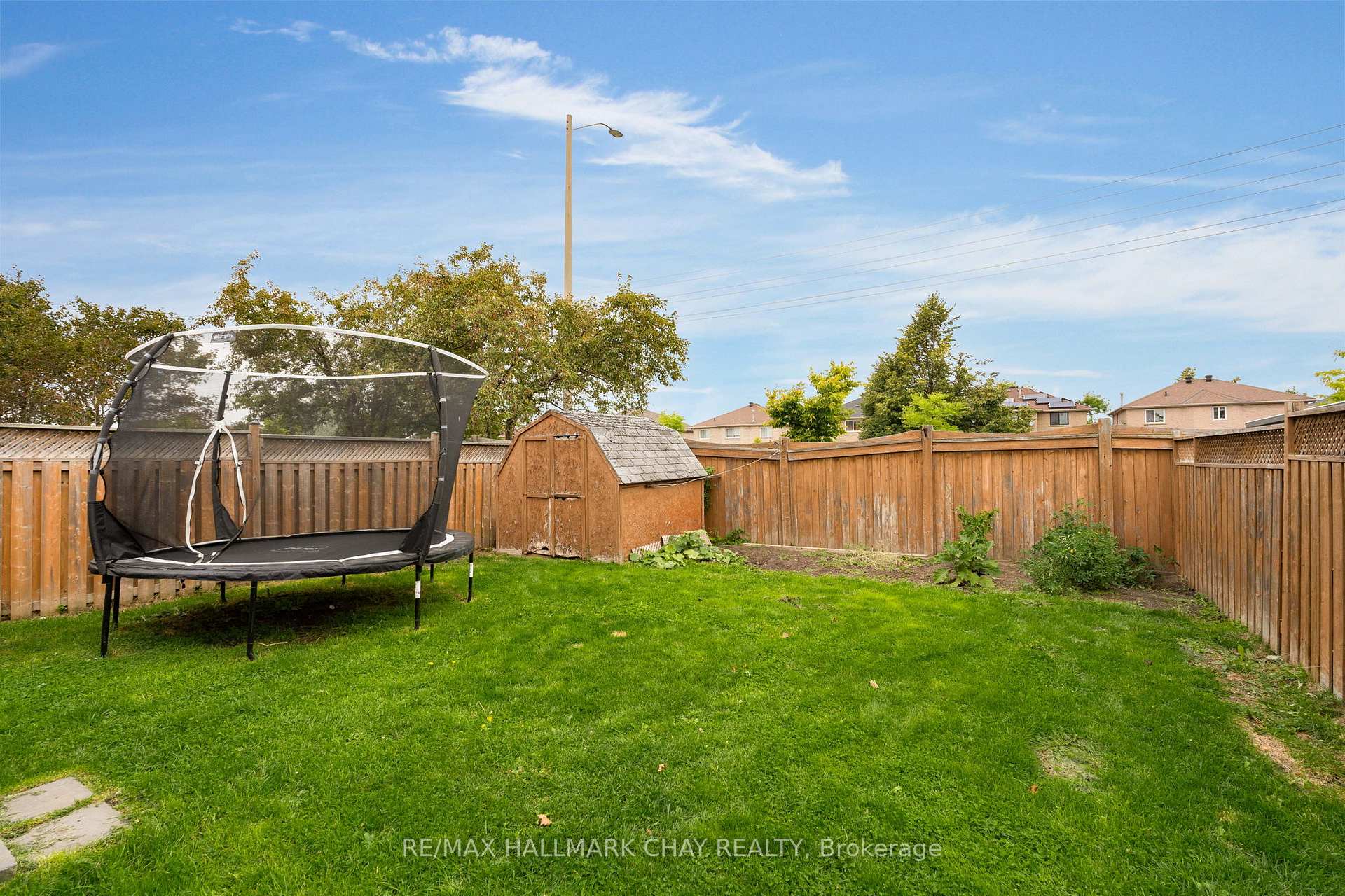 Photo 26 of 22 Assiniboine Drive, Barrie, Holly — HOMEH