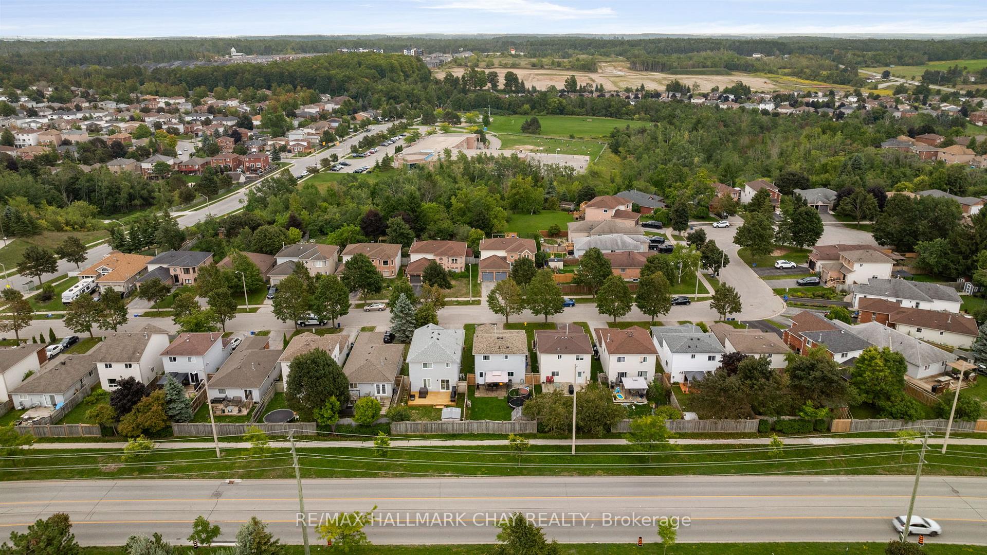 Photo 38 of 22 Assiniboine Drive, Barrie, Holly — HOMEH