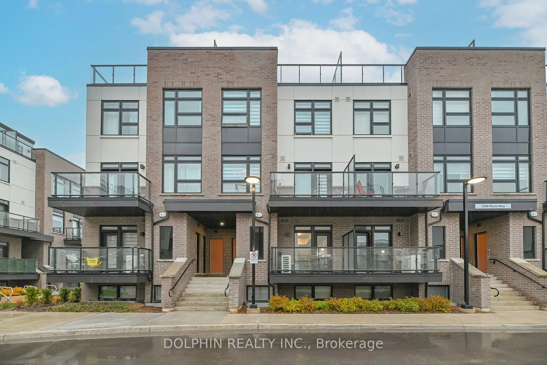 Front of Unit 106, 1589 Rose Way