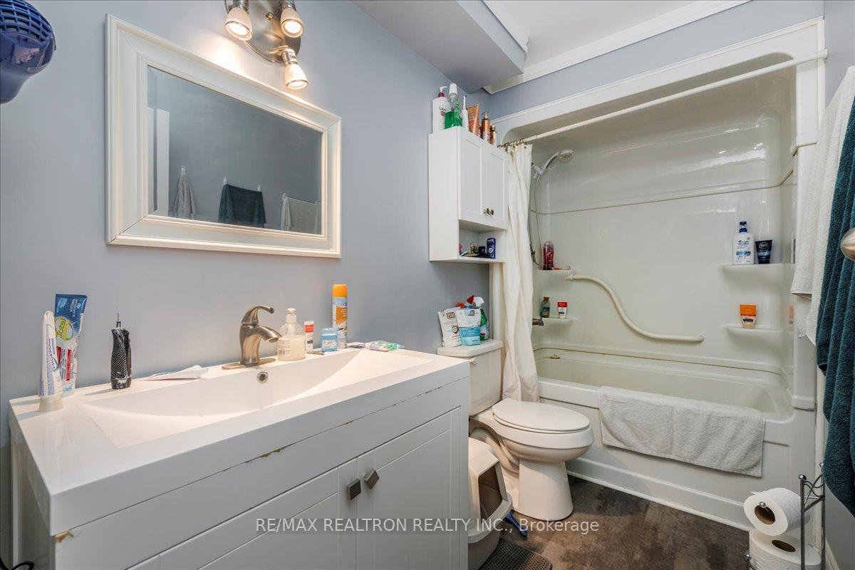 Photo 8 of Unit K6, 155 Edgehill Drive, Barrie, Letitia Heights — HOMEH