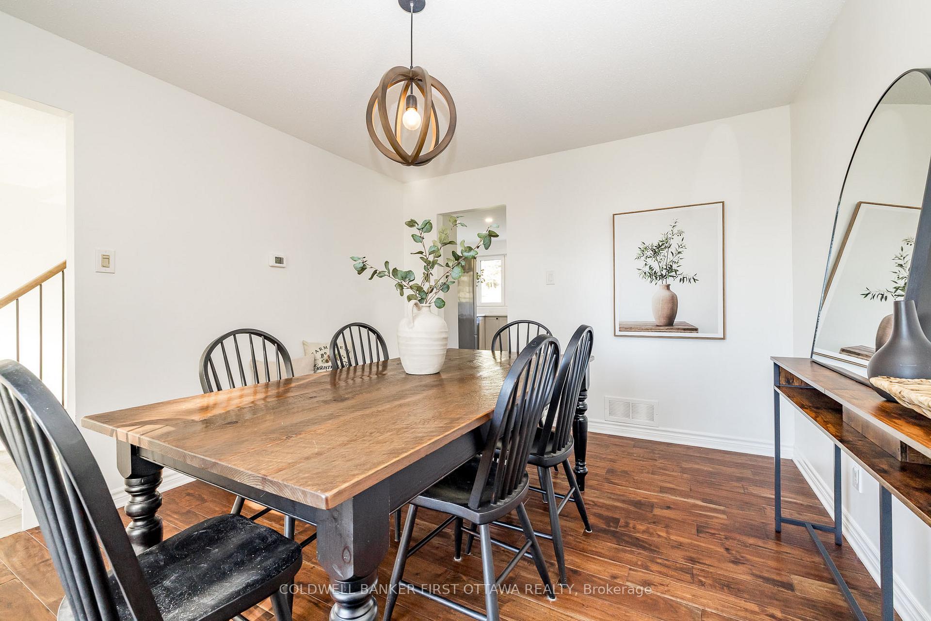 Photo 11 of 100 Manion Heights Crescent, Ottawa, Huntley Ward (South West) — HOMEH