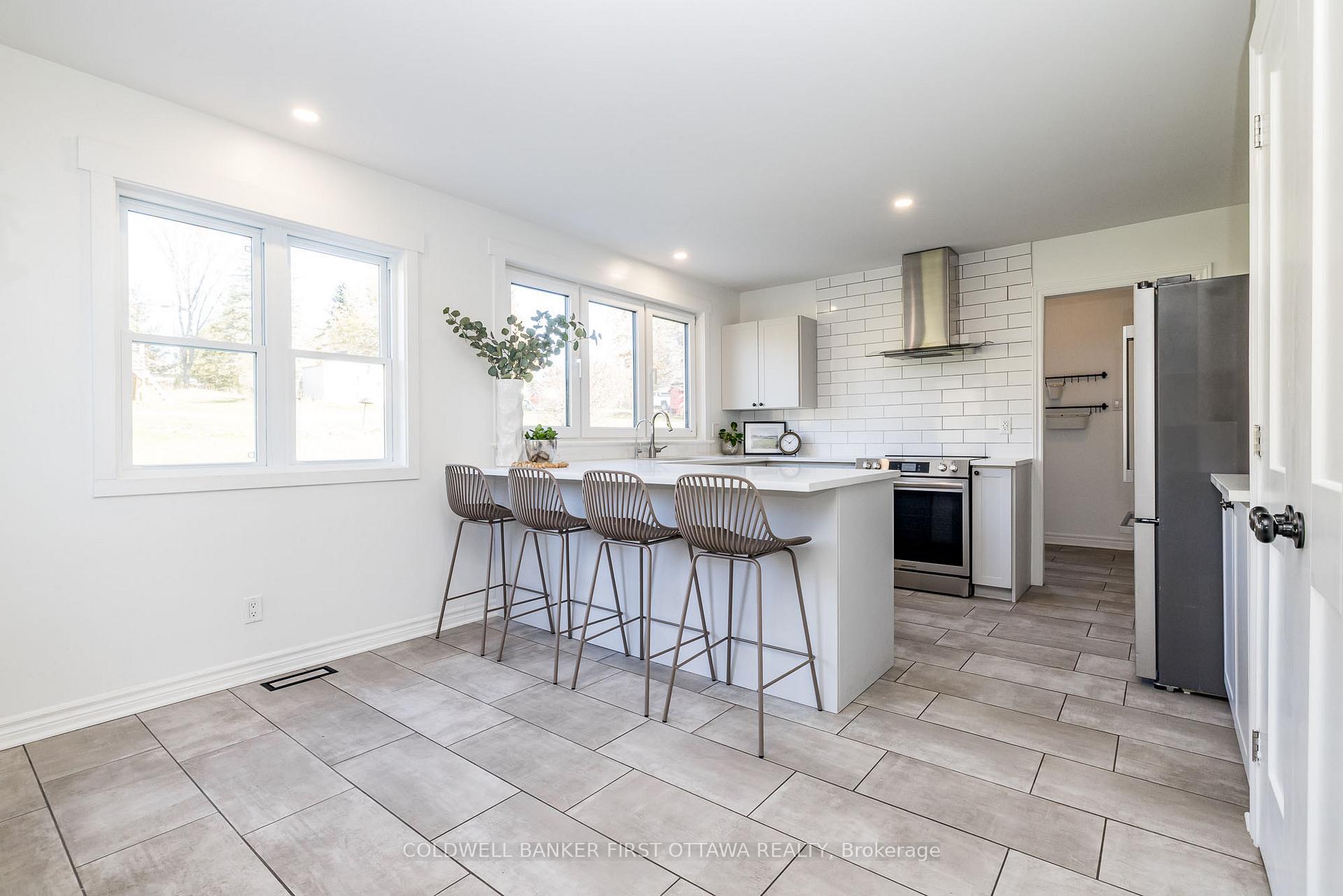 Photo 18 of 100 Manion Heights Crescent, Ottawa, Huntley Ward (South West) — HOMEH