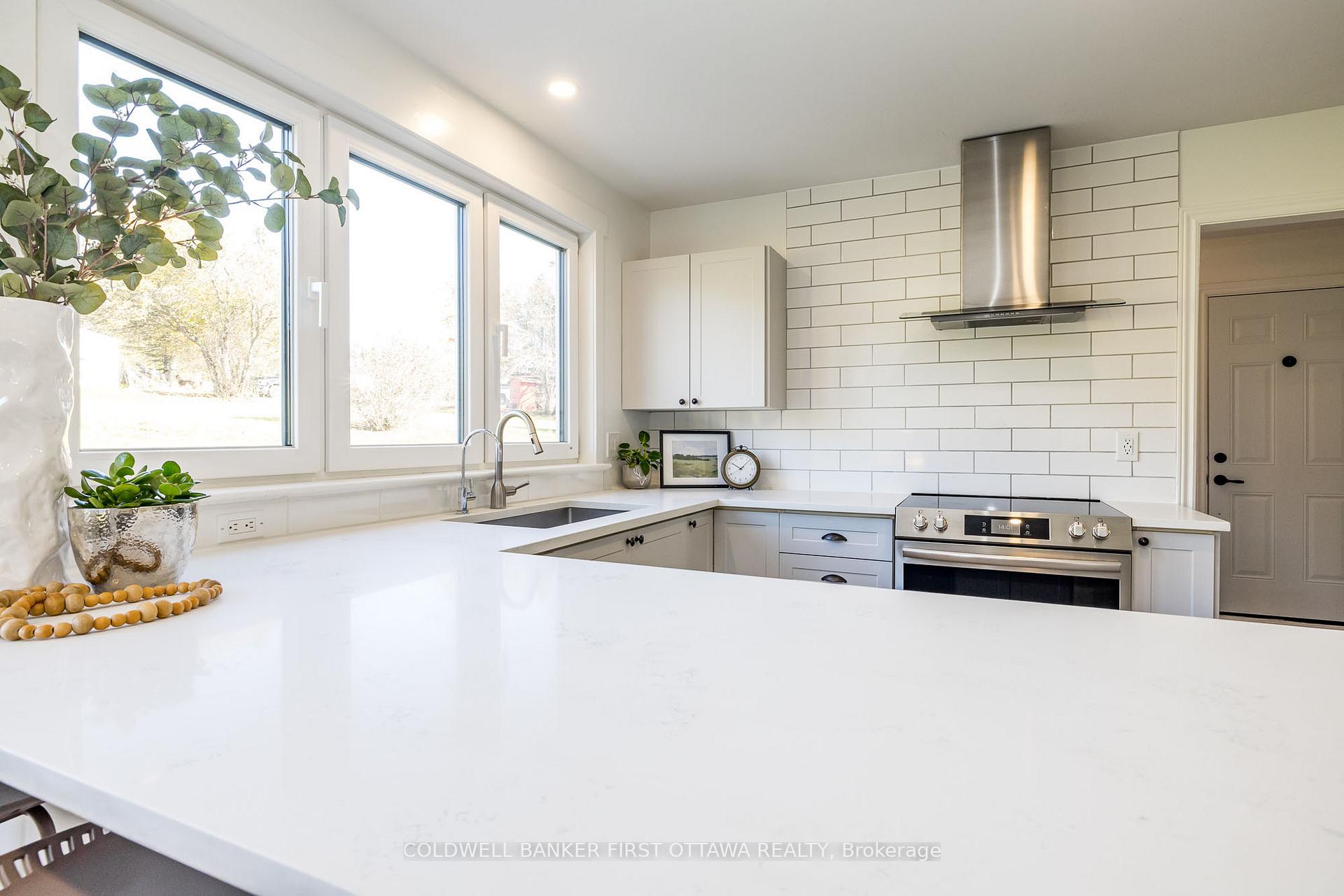 Photo 12 of 100 Manion Heights Crescent, Ottawa, Huntley Ward (South West) — HOMEH