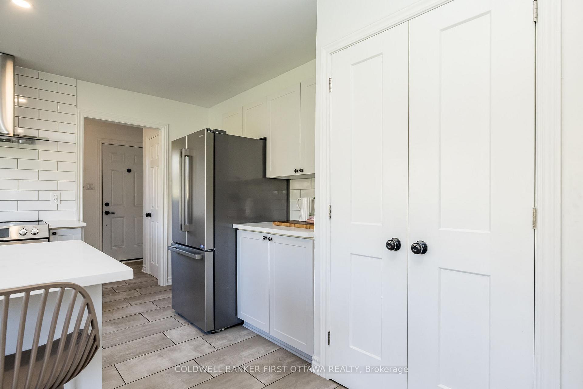 Photo 13 of 100 Manion Heights Crescent, Ottawa, Huntley Ward (South West) — HOMEH