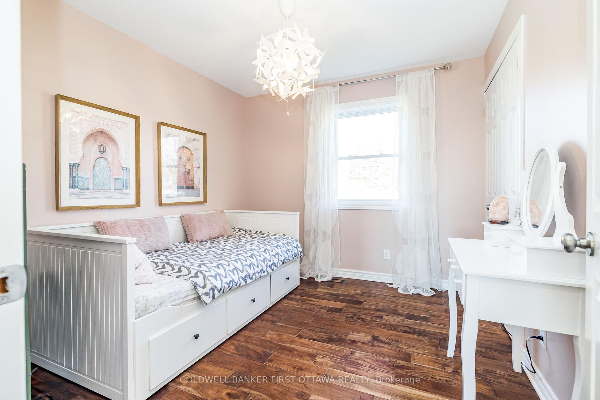 Photo 32 of 100 Manion Heights Crescent, Ottawa, Huntley Ward (South West) — HOMEH