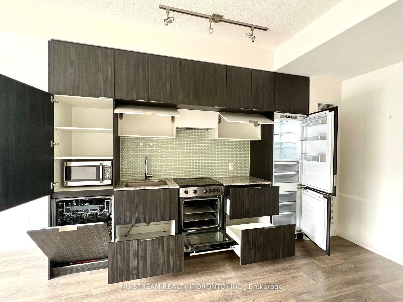 Photo 4 of Unit 2903, 159 Dundas Street E, Toronto, Church-Yonge Corridor — HOMEH