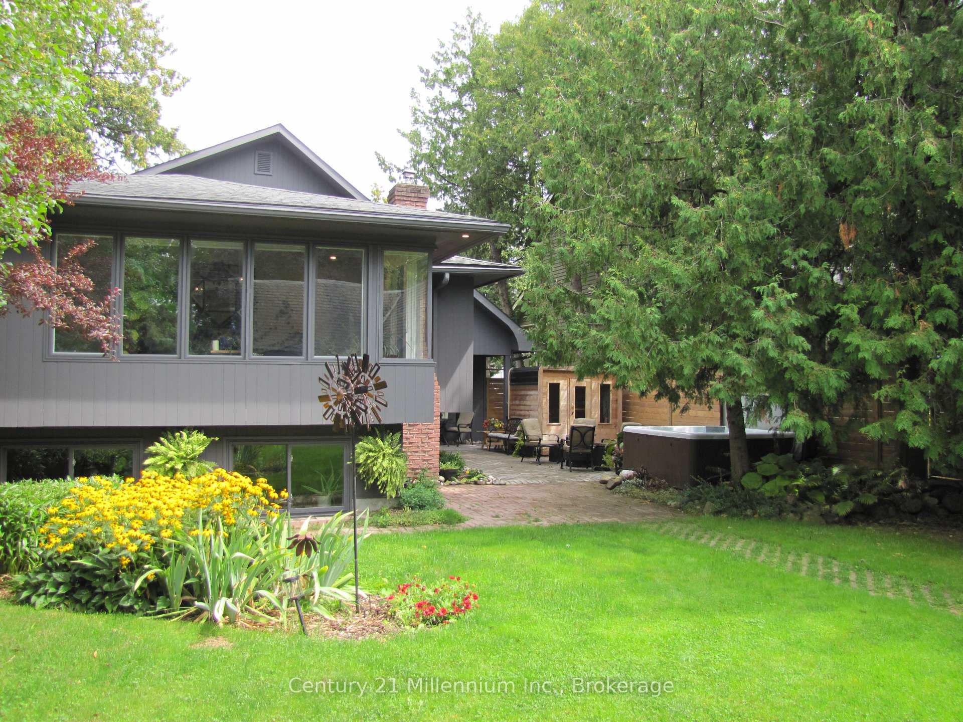 Photo 1 of 10 Sunset Court, Collingwood — HOMEH