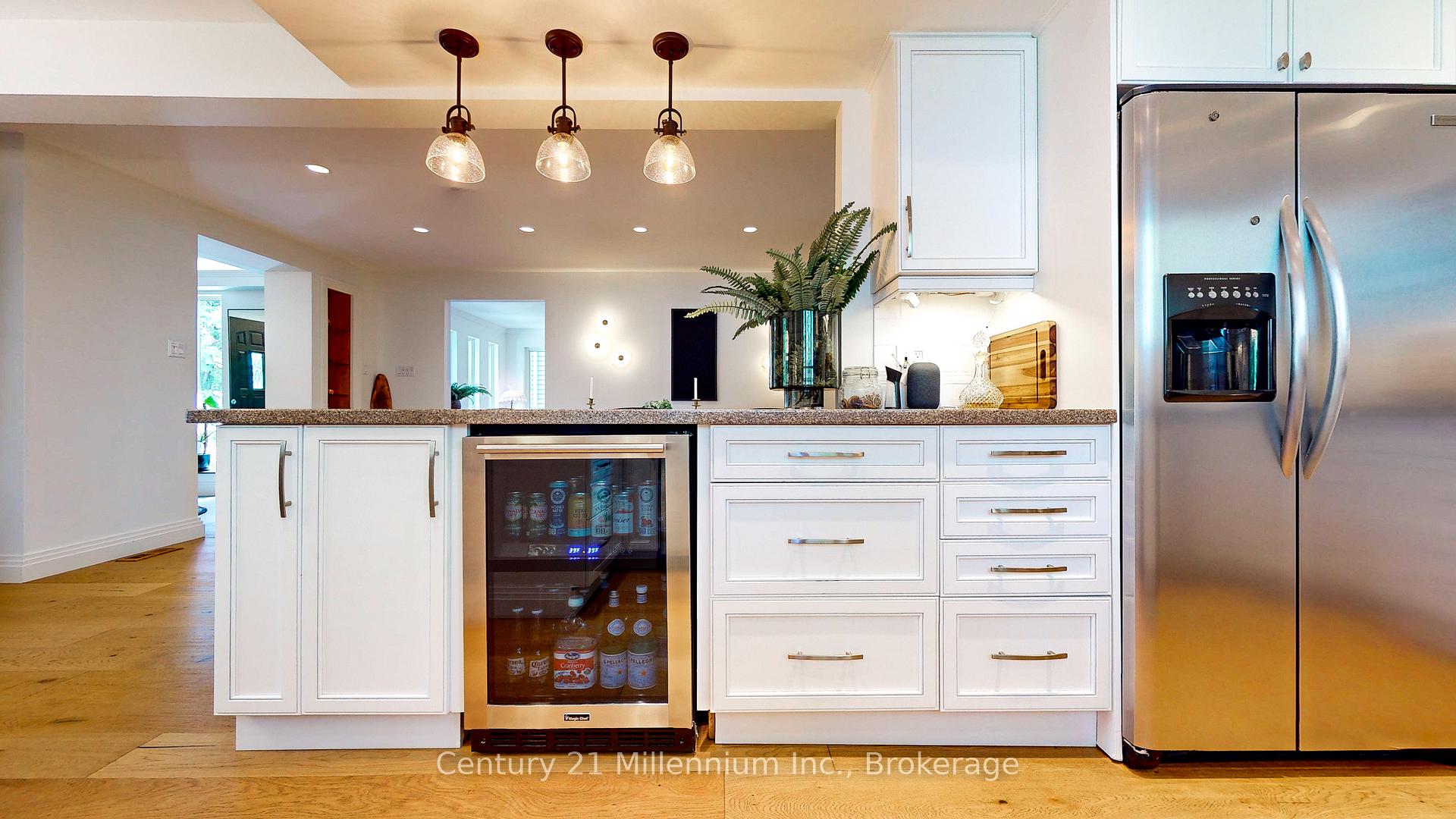 Photo 13 of 10 Sunset Court, Collingwood — HOMEH