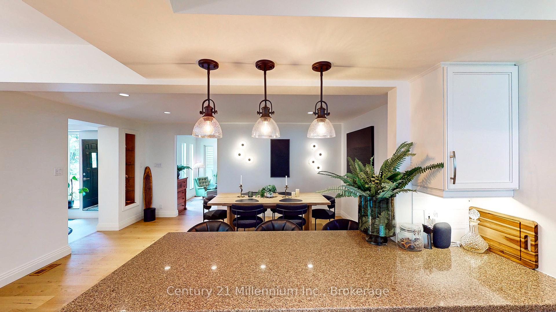 Photo 11 of 10 Sunset Court, Collingwood — HOMEH