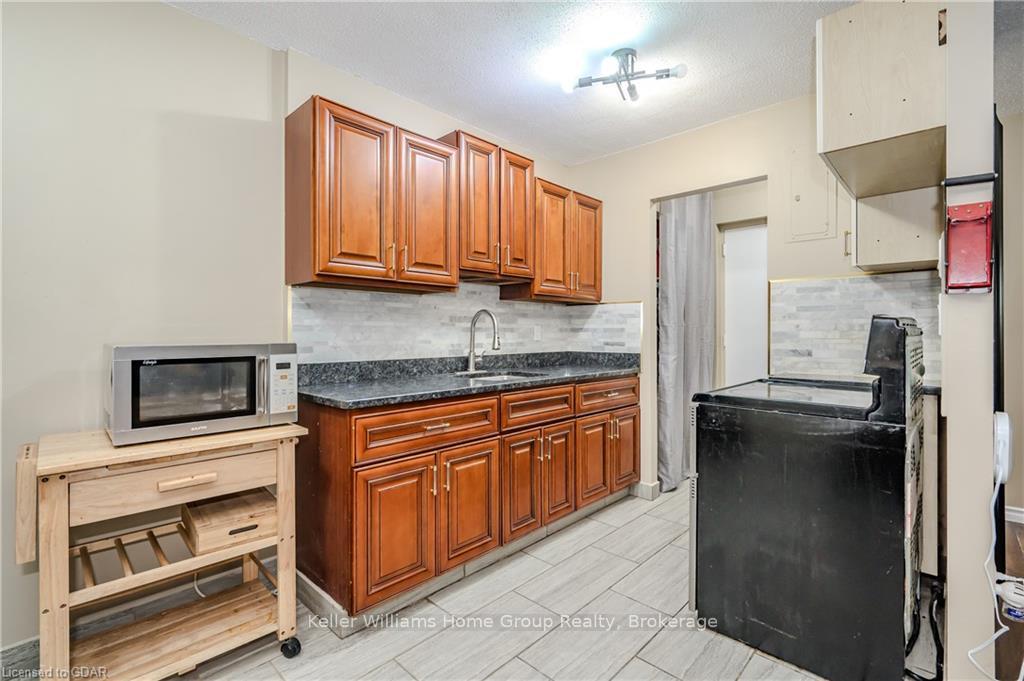 Photo 12 of Unit 101, 53 Conroy Crescent, Guelph, Dovercliffe Park/Old University — HOMEH