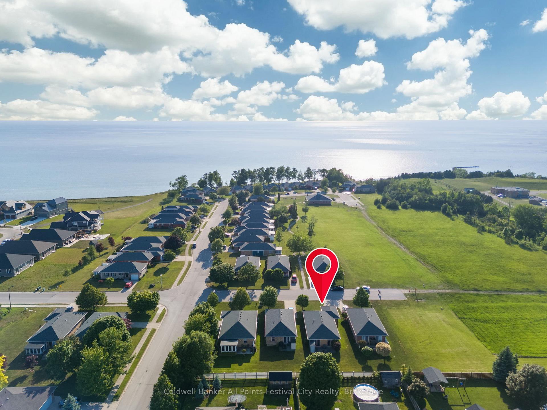 Photo 4 of 411 Warren Street, Goderich, Goderich (Town) — HOMEH
