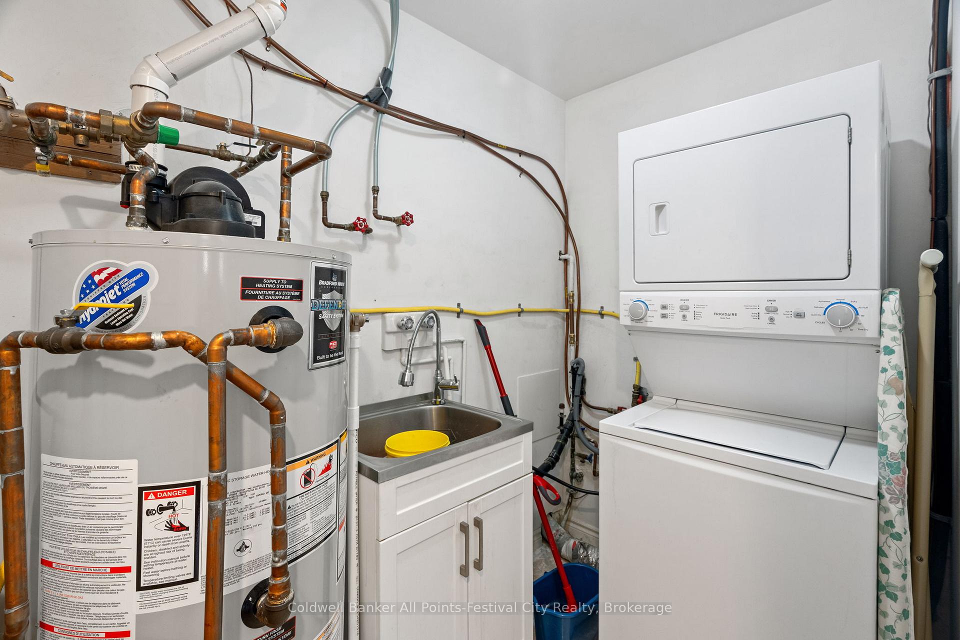 Photo 18 of 411 Warren Street, Goderich, Goderich (Town) — HOMEH