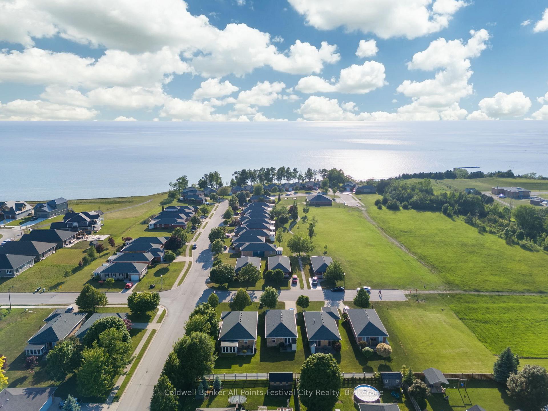 Photo 42 of 411 Warren Street, Goderich, Goderich (Town) — HOMEH