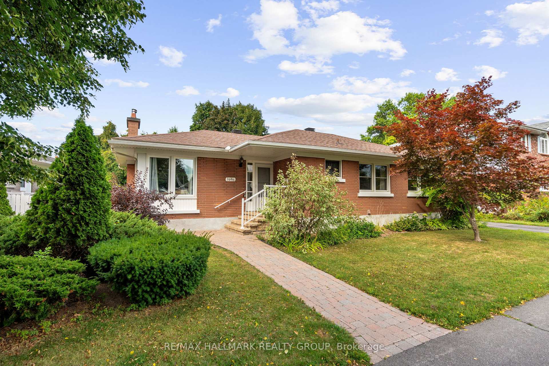 Photo 1 of 1986 Saunderson Drive, Ottawa, Elmvale Acres — HOMEH