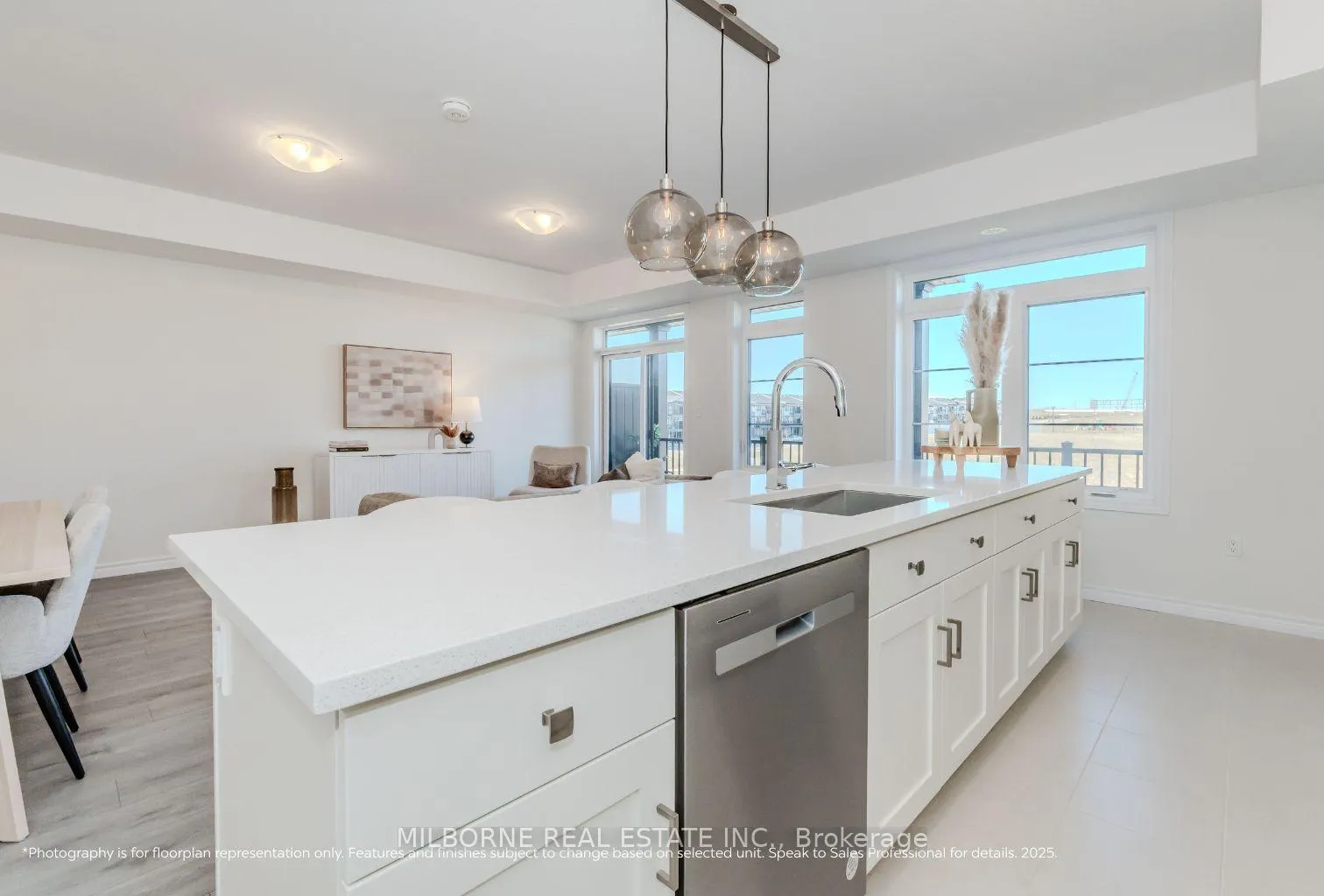 Photo 3 of 68 Thatcher Drive, Guelph, Kortright East — HOMEH