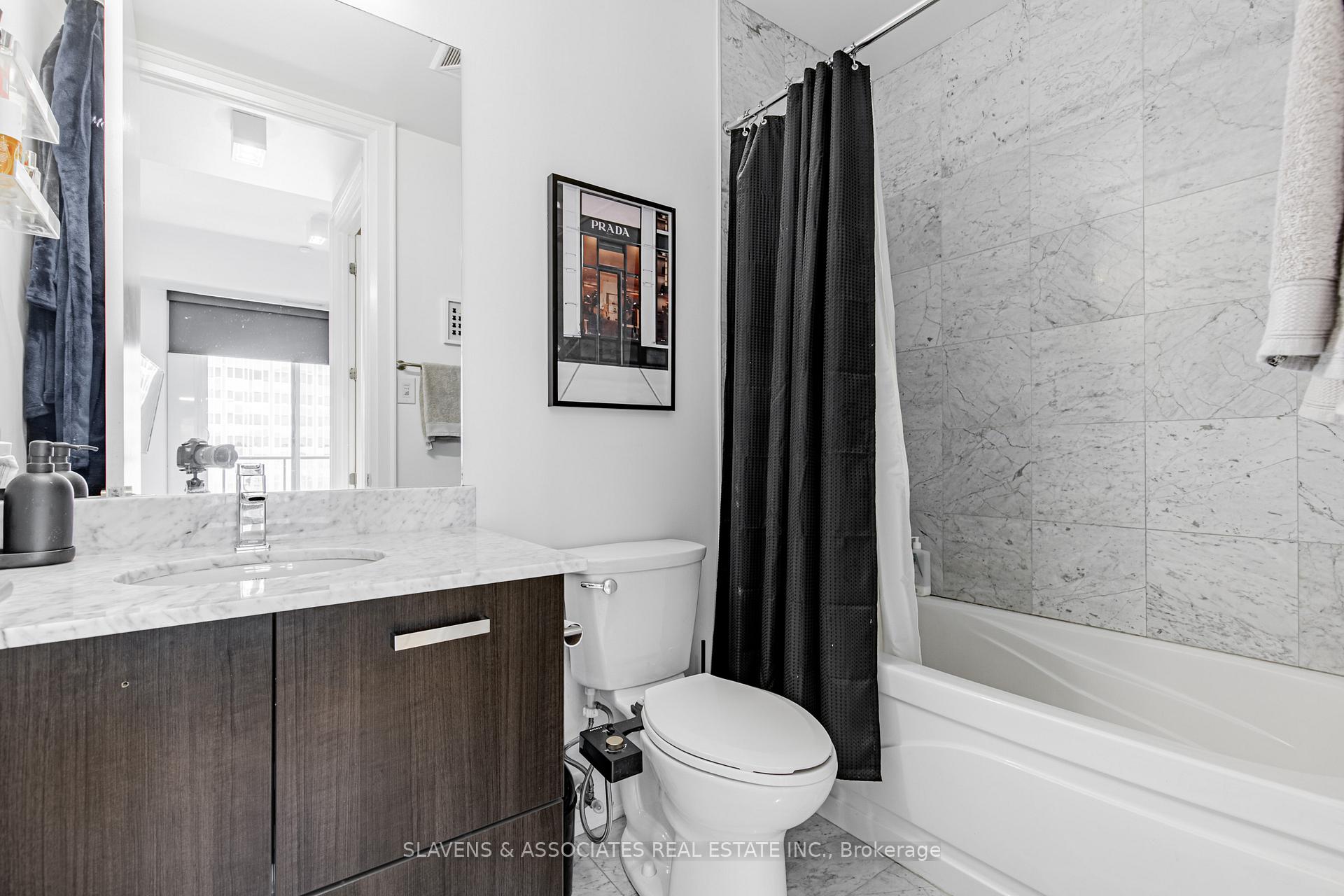 Photo 17 of Unit LPH01, 60 Berwick Avenue, Toronto, Yonge-Eglinton — HOMEH