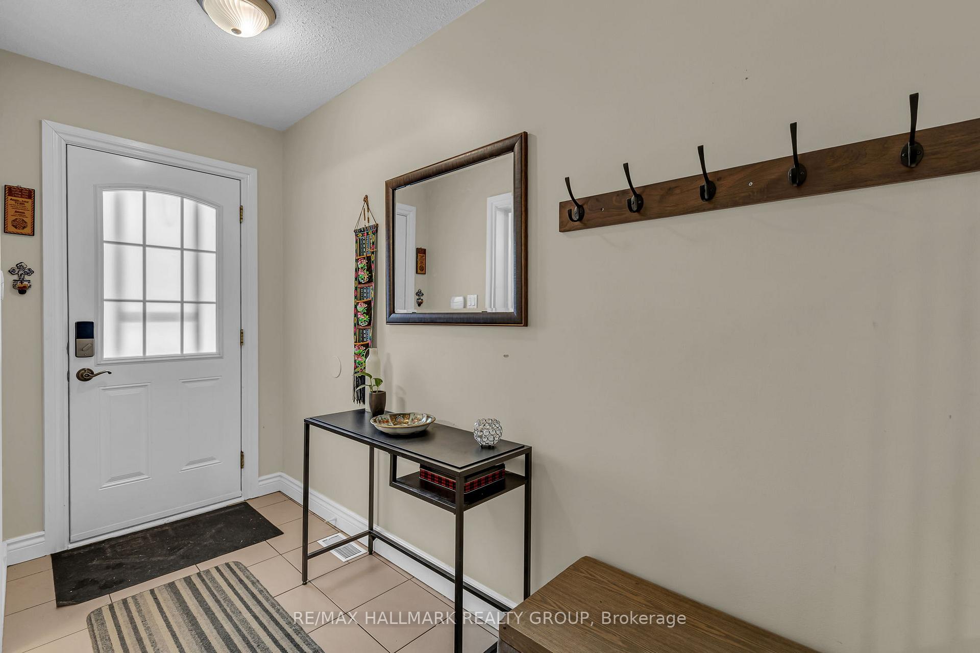 Photo 5 of Unit 54, 2082 Orient Park Drive, Ottawa, Blackburn Hamlet (South) — HOMEH