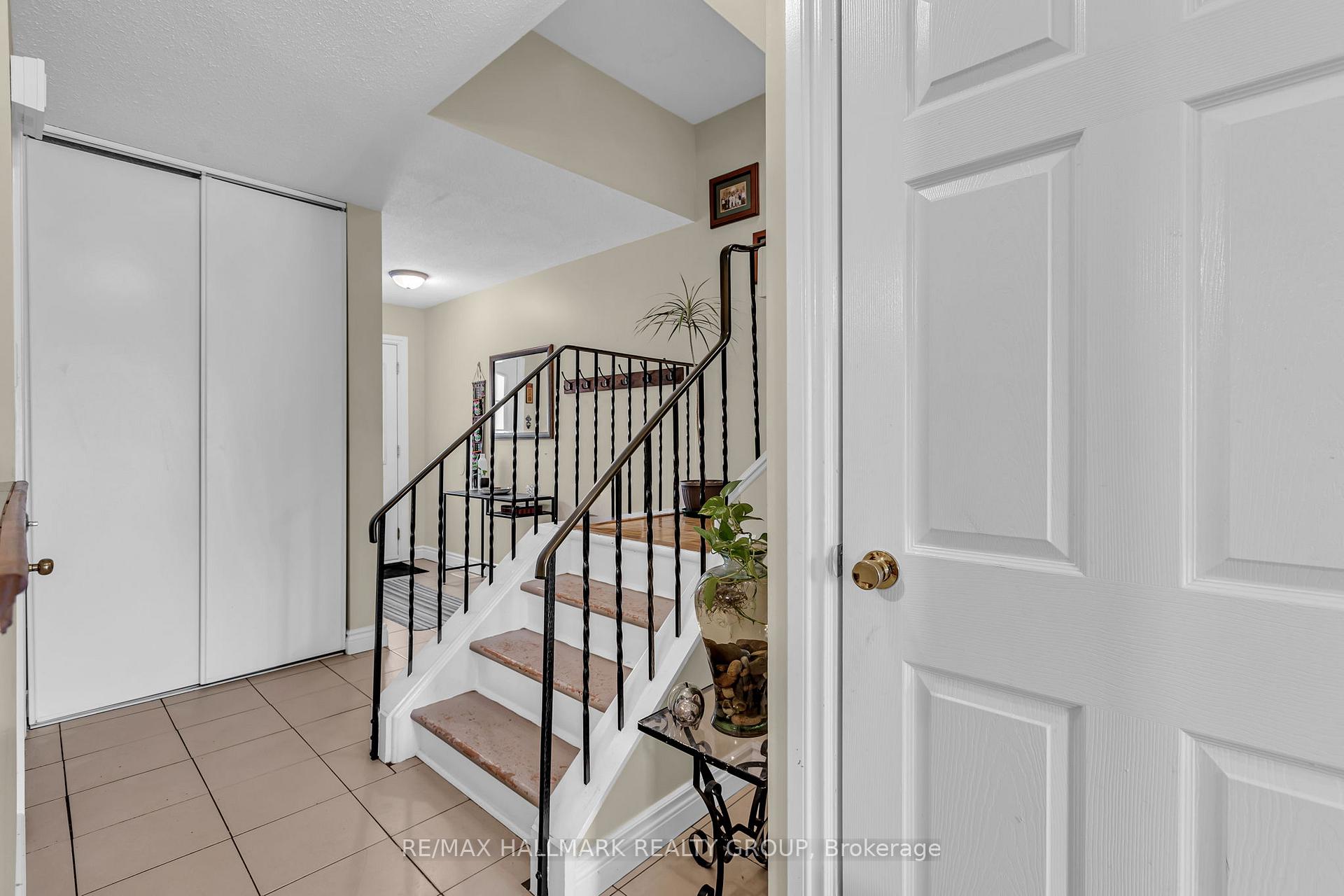 Photo 7 of Unit 54, 2082 Orient Park Drive, Ottawa, Blackburn Hamlet (South) — HOMEH