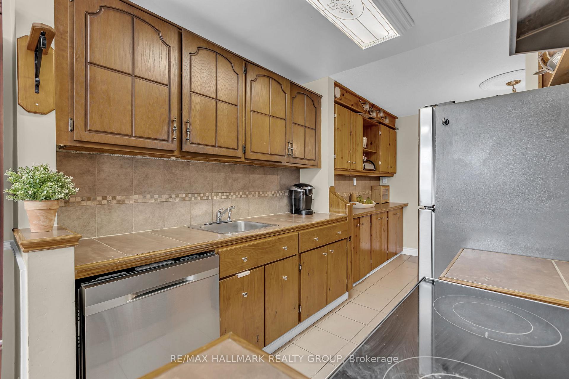 Photo 19 of Unit 54, 2082 Orient Park Drive, Ottawa, Blackburn Hamlet (South) — HOMEH