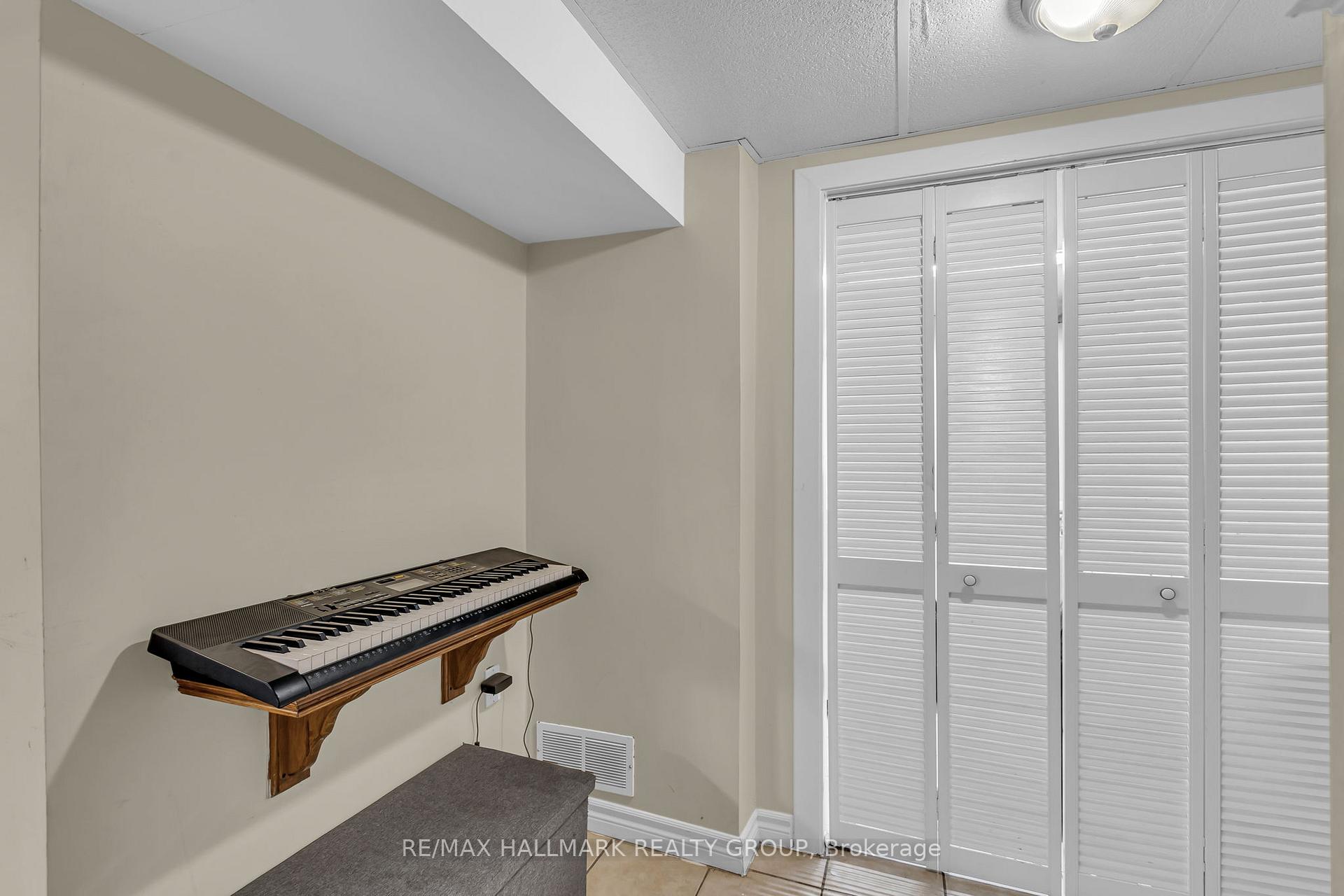 Photo 33 of Unit 54, 2082 Orient Park Drive, Ottawa, Blackburn Hamlet (South) — HOMEH