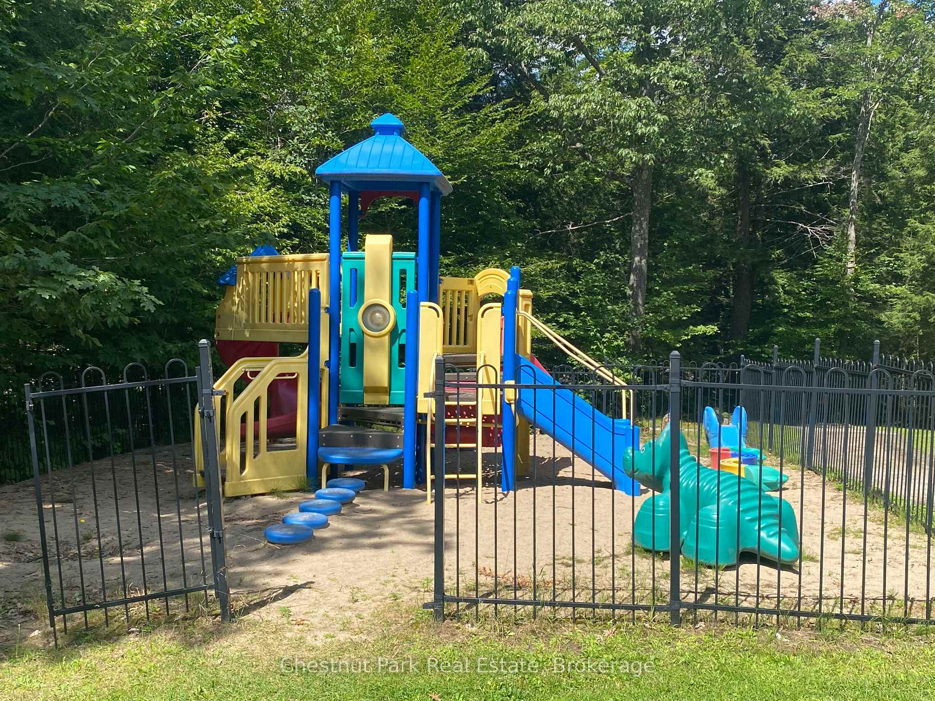 Photo 3 of 101 Glen Abbey Way, Seguin — HOMEH