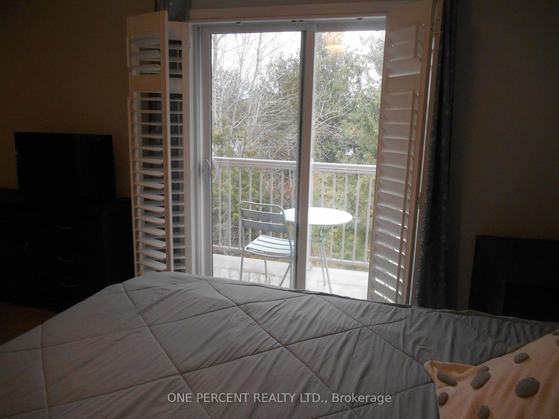Photo 5 of Unit 3, 318 Little Avenue, Barrie, Painswick North — HOMEH