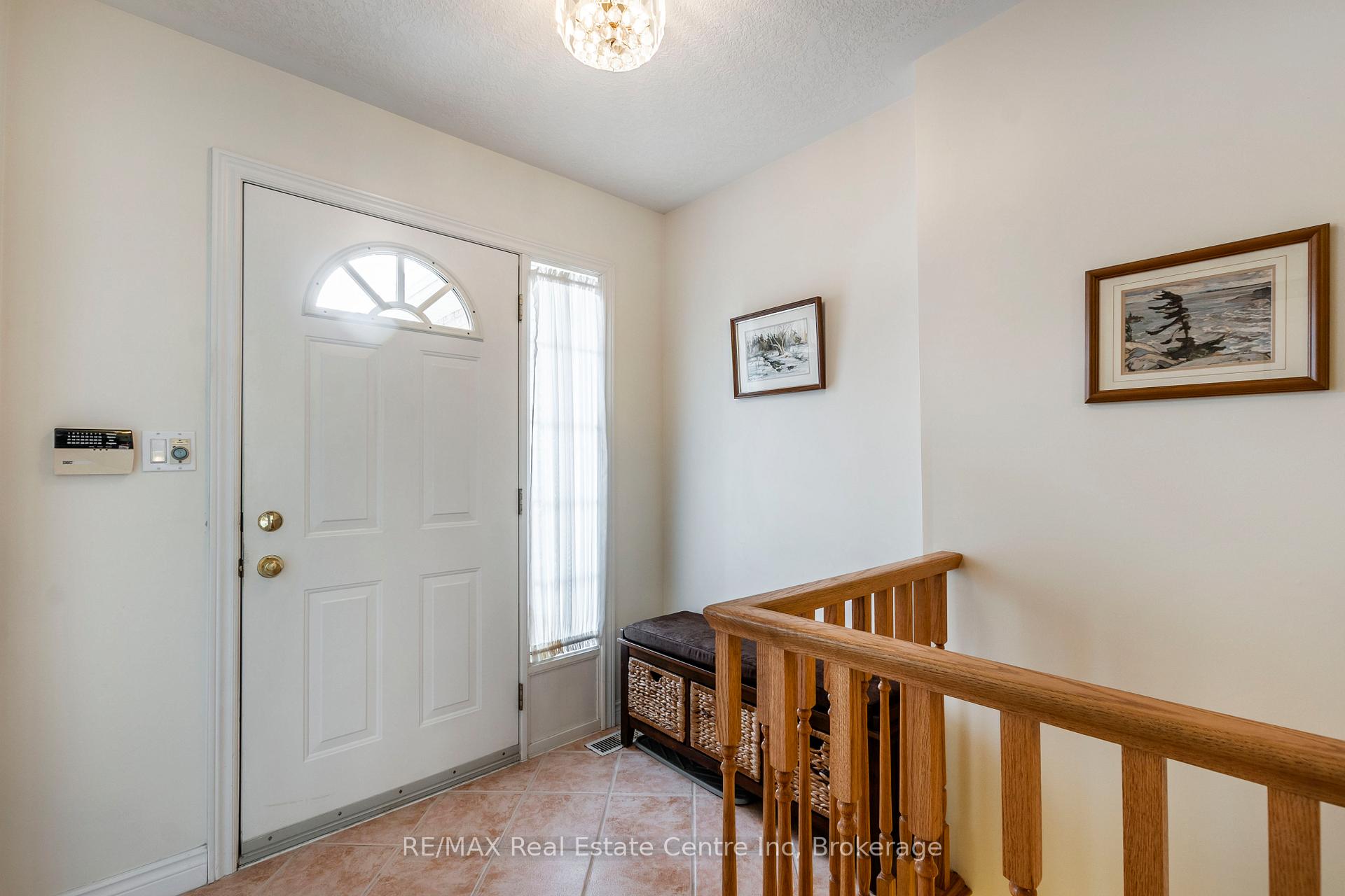 Photo 5 of 82 White Pine Way, Guelph, Village By The Arboretum — HOMEH