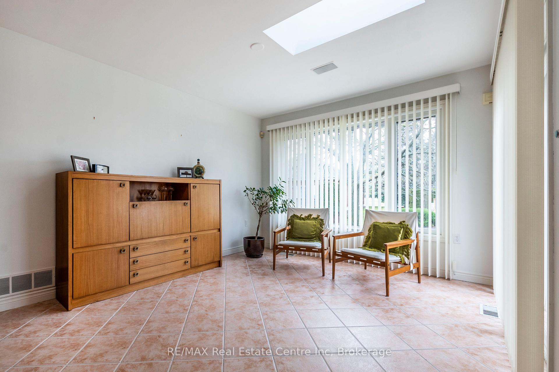 Photo 16 of 82 White Pine Way, Guelph, Village By The Arboretum — HOMEH
