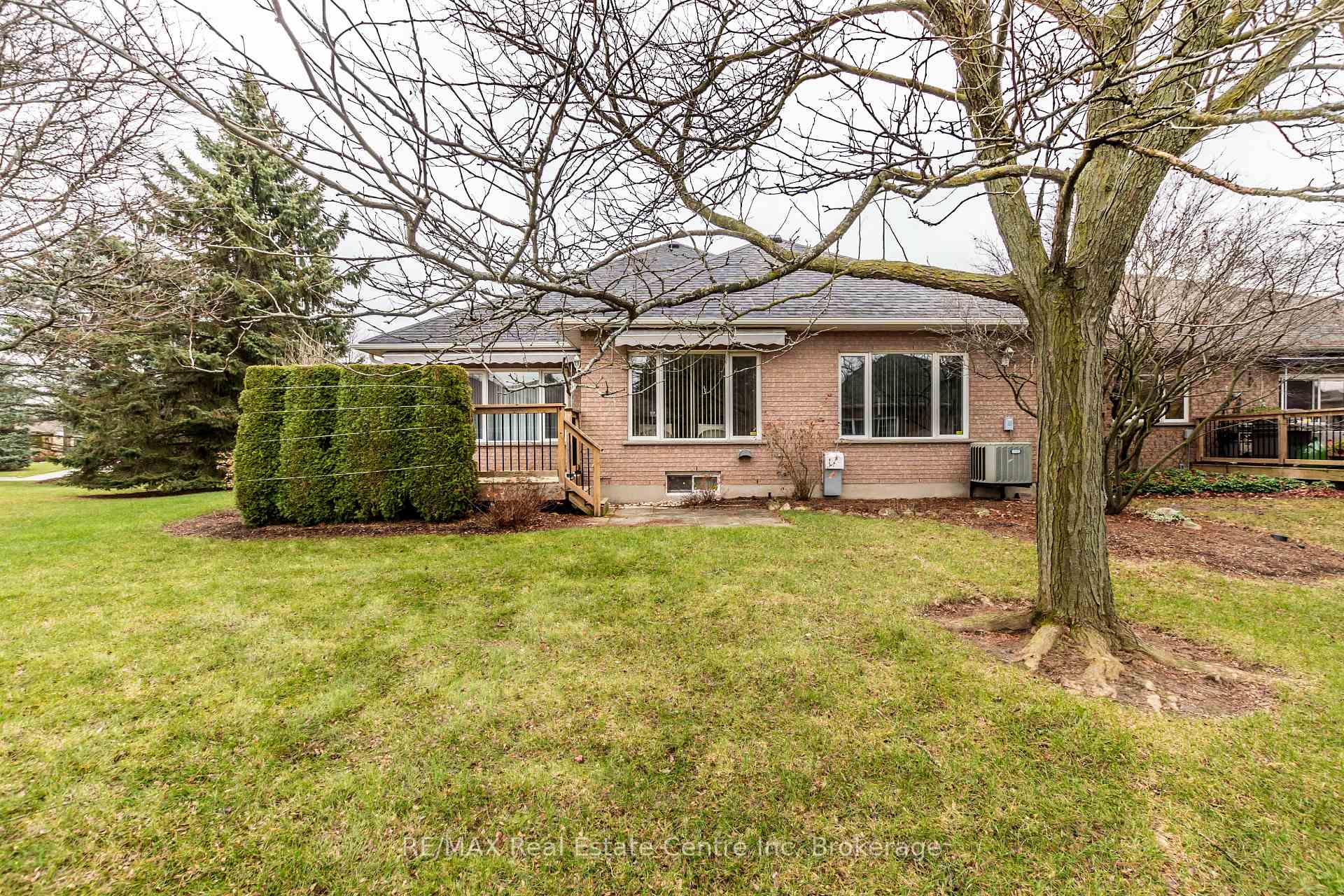 Photo 42 of 82 White Pine Way, Guelph, Village By The Arboretum — HOMEH