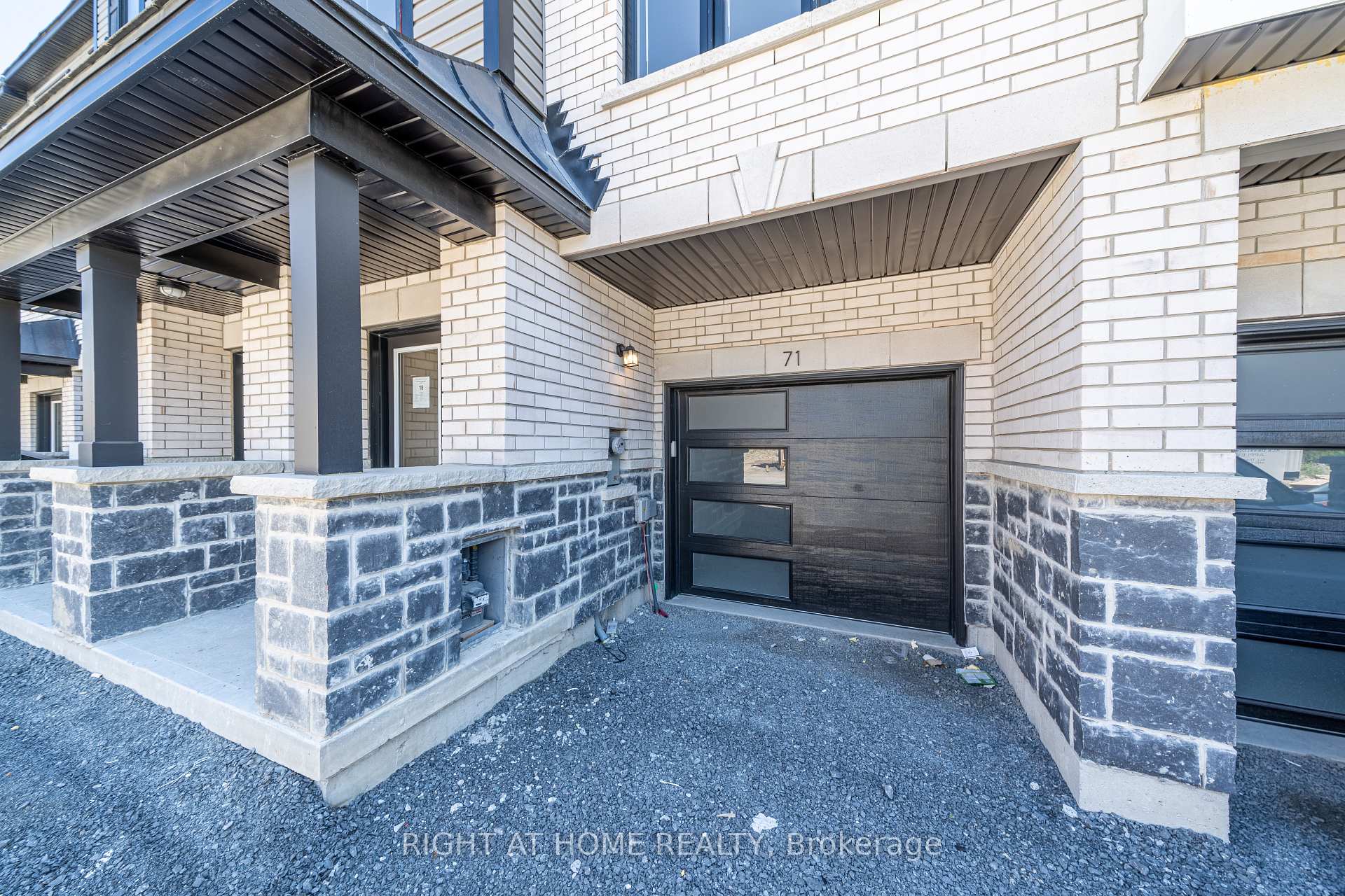 Photo 2 of 71 Bavin Street, Clarington, Bowmanville — HOMEH