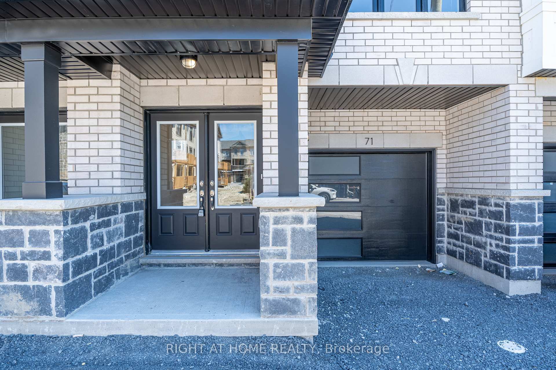 Photo 7 of 71 Bavin Street, Clarington, Bowmanville — HOMEH