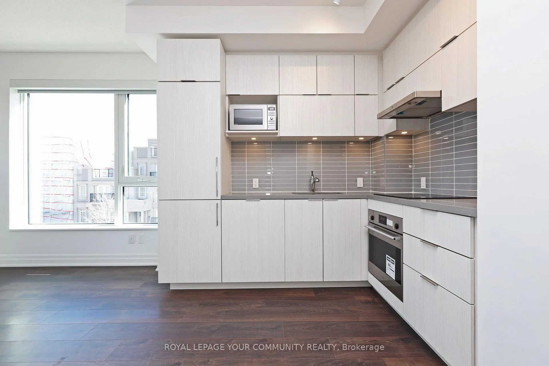Photo 5 of Unit 305C, 18 Rouge Valley Drive W, Markham, Unionville — HOMEH