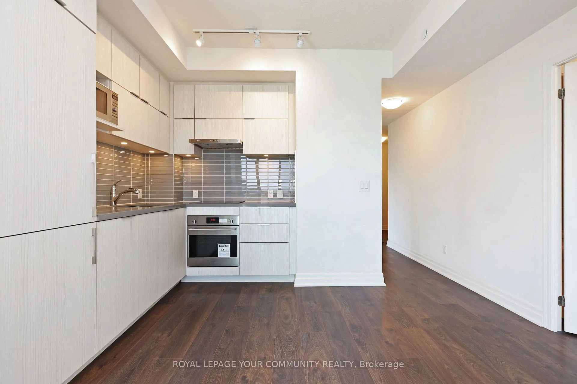 Photo 7 of Unit 305C, 18 Rouge Valley Drive W, Markham, Unionville — HOMEH