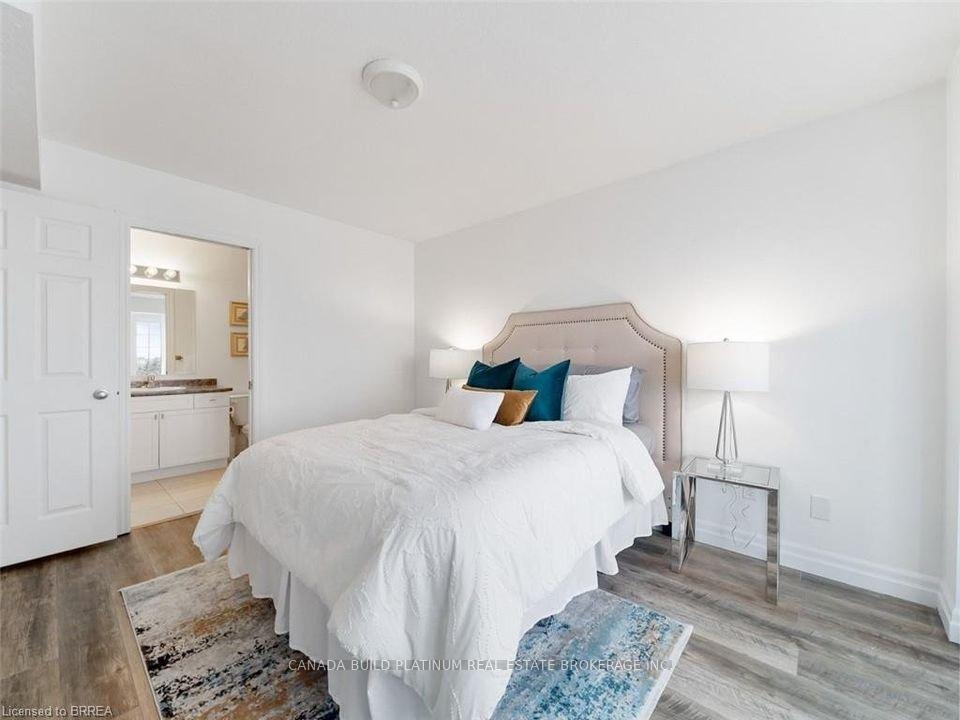 Photo 7 of Unit B, 758 Bleams Road, Kitchener — HOMEH