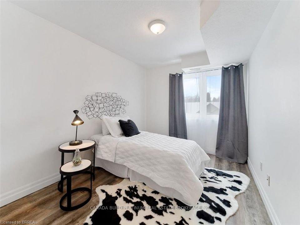 Photo 9 of Unit B, 758 Bleams Road, Kitchener — HOMEH