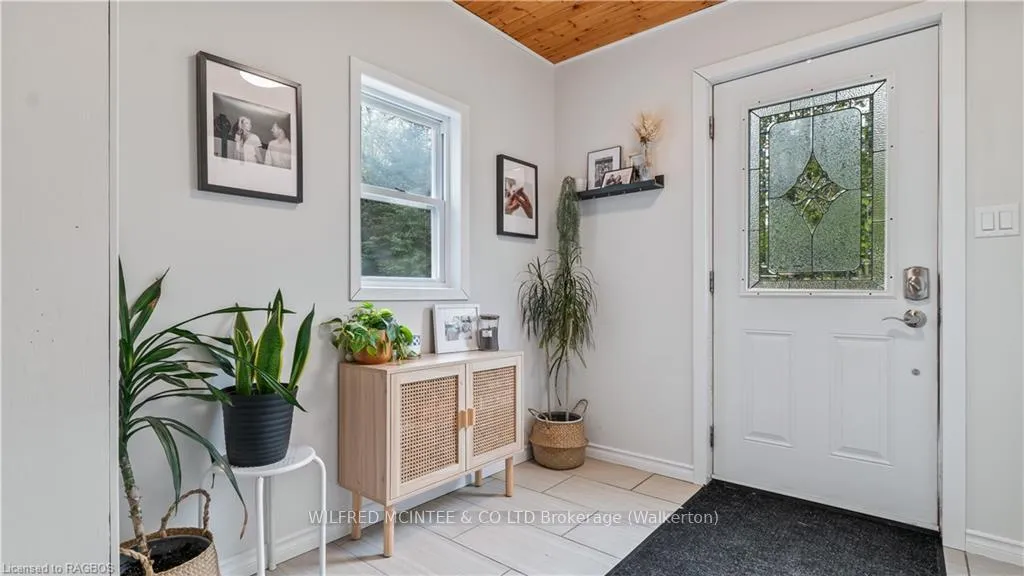 Photo 10 of 582742 9B Side Road, Chatsworth — HOMEH