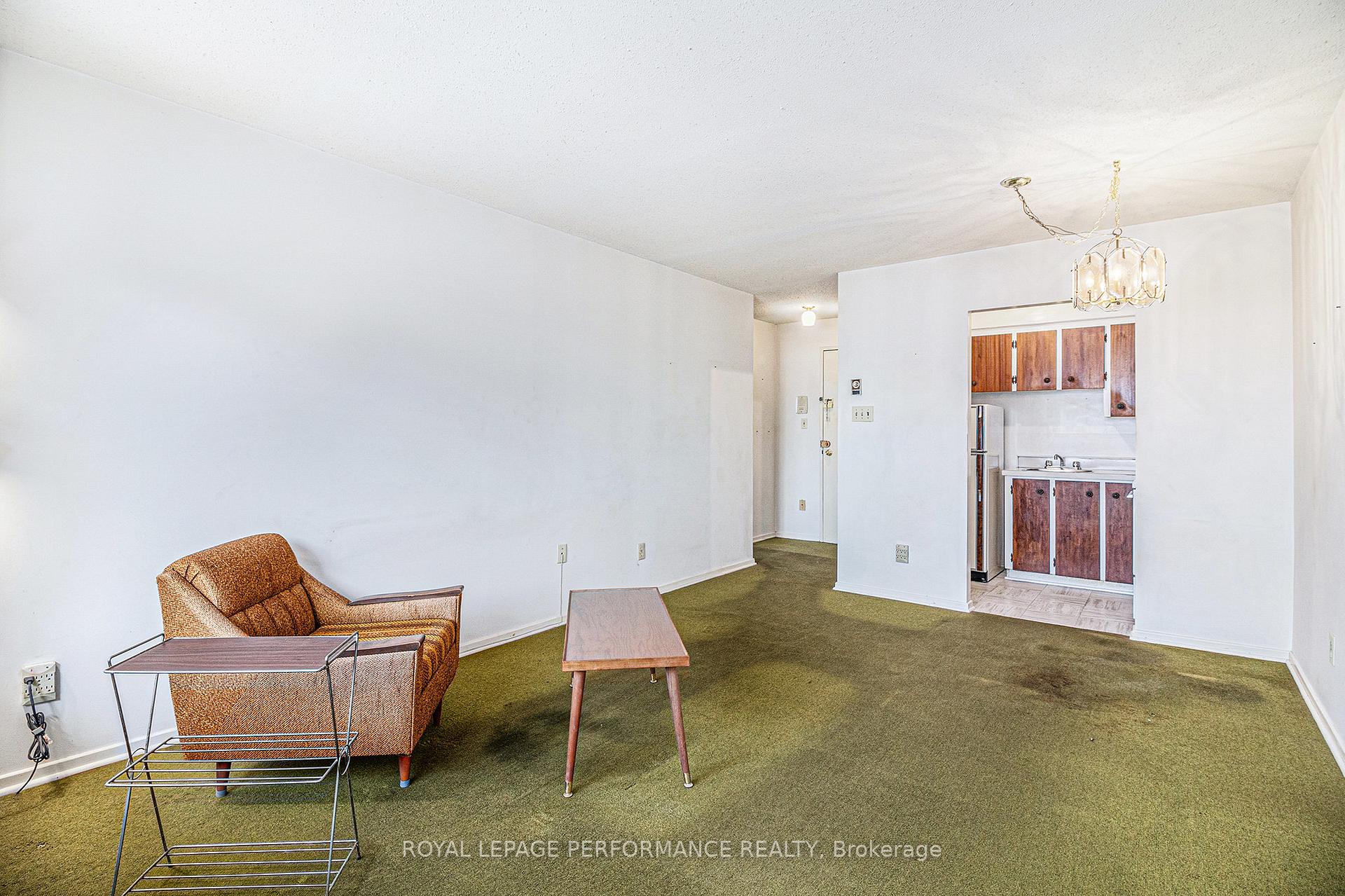 Photo 2 of Unit 204A, 2044 Arrowsmith Drive, Ottawa, Beacon Hill South — HOMEH