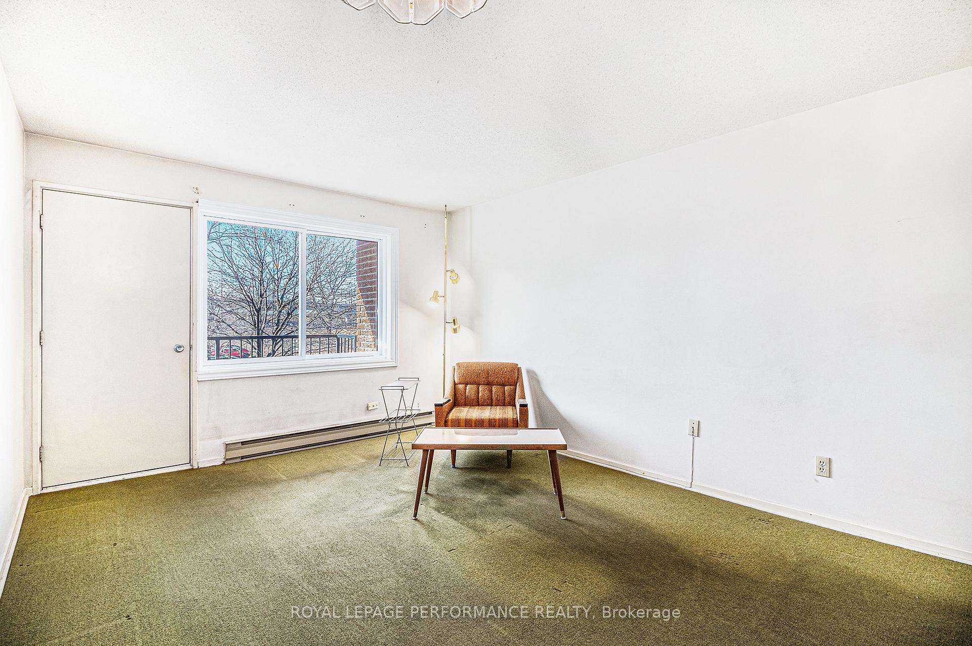 Photo 4 of Unit 204A, 2044 Arrowsmith Drive, Ottawa, Beacon Hill South — HOMEH