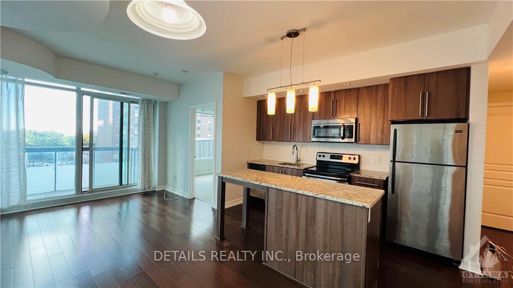 Front of Unit 506, 238 Besserer Street