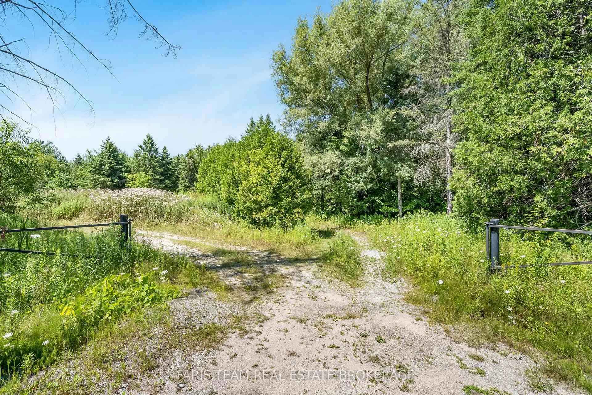 Photo 5 of 8018 8th Line, Essa, Rural Essa — HOMEH