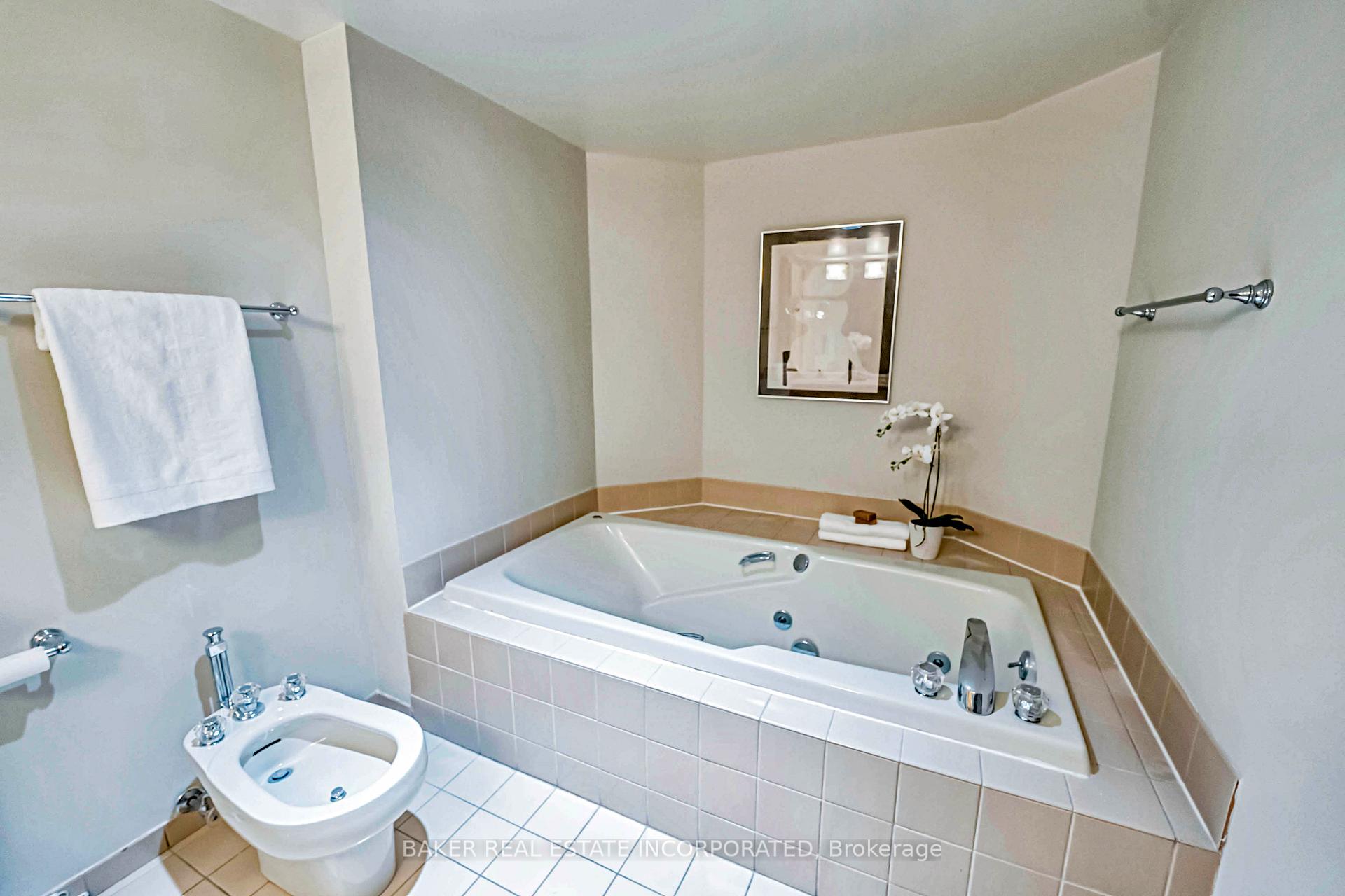 Photo 25 of Unit 903, 25 George Street, Toronto, Moss Park — HOMEH